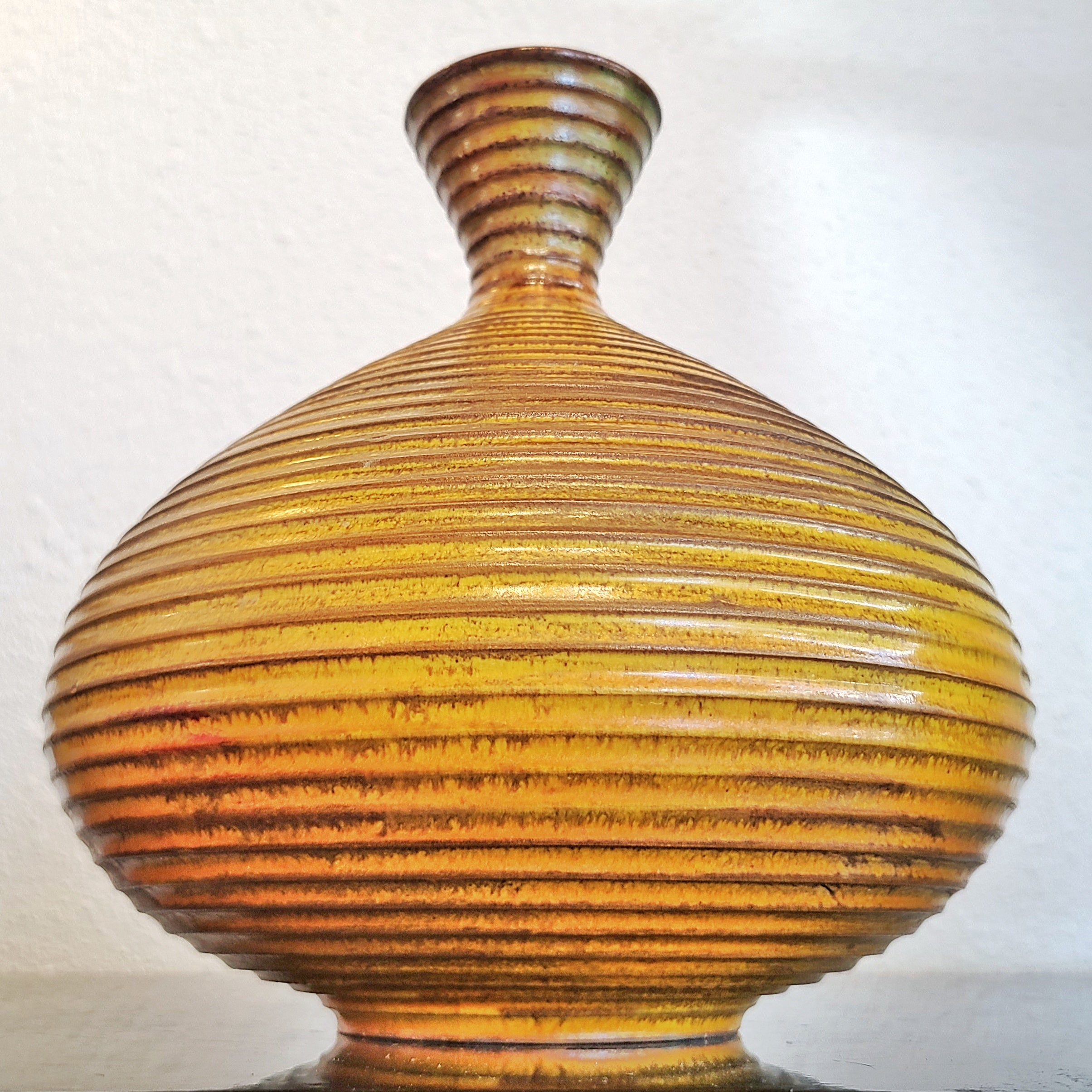 FUNNEL-MOUTH VASE WITH RIDGES BY ALVINO BAGNI