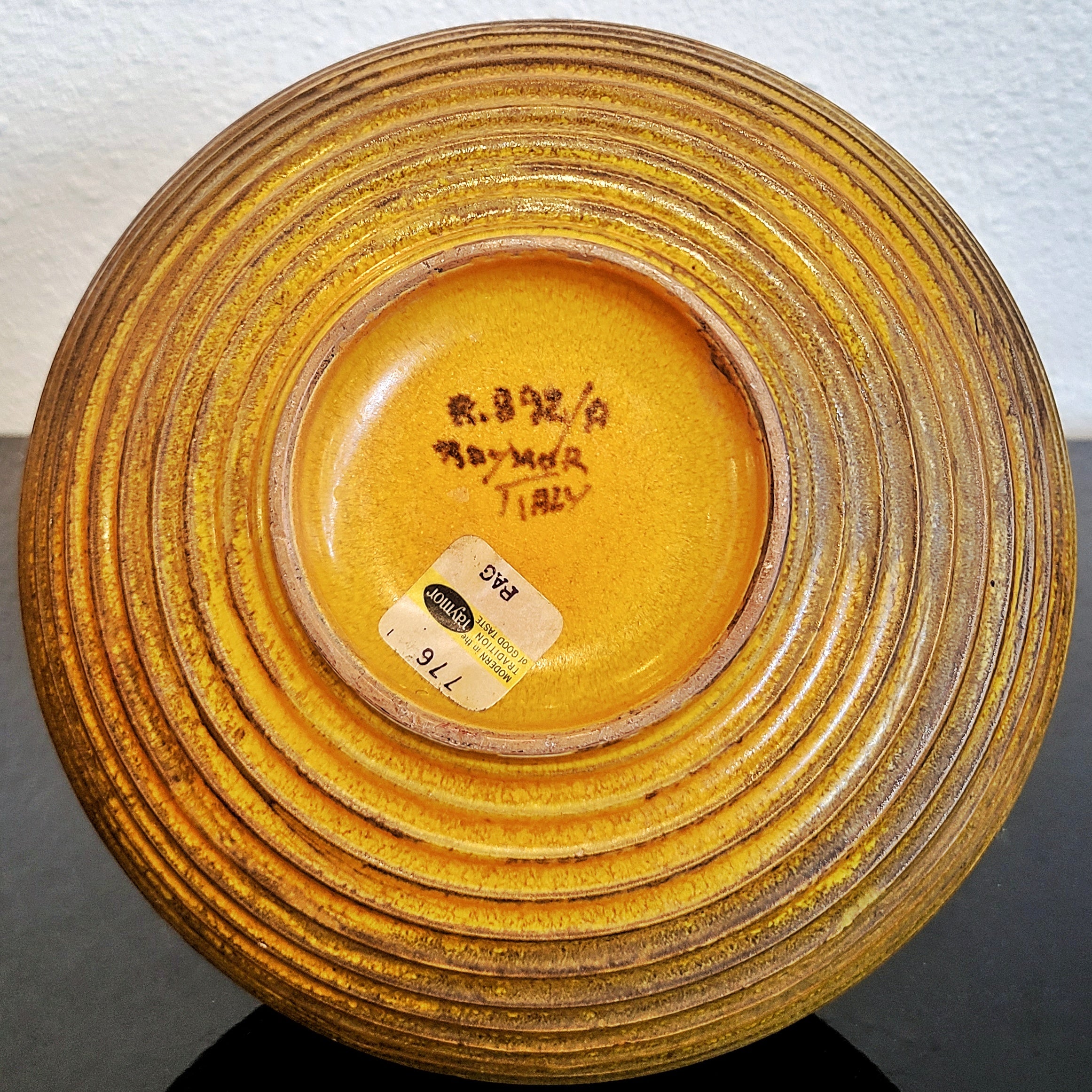 FUNNEL-MOUTH VASE WITH RIDGES BY ALVINO BAGNI