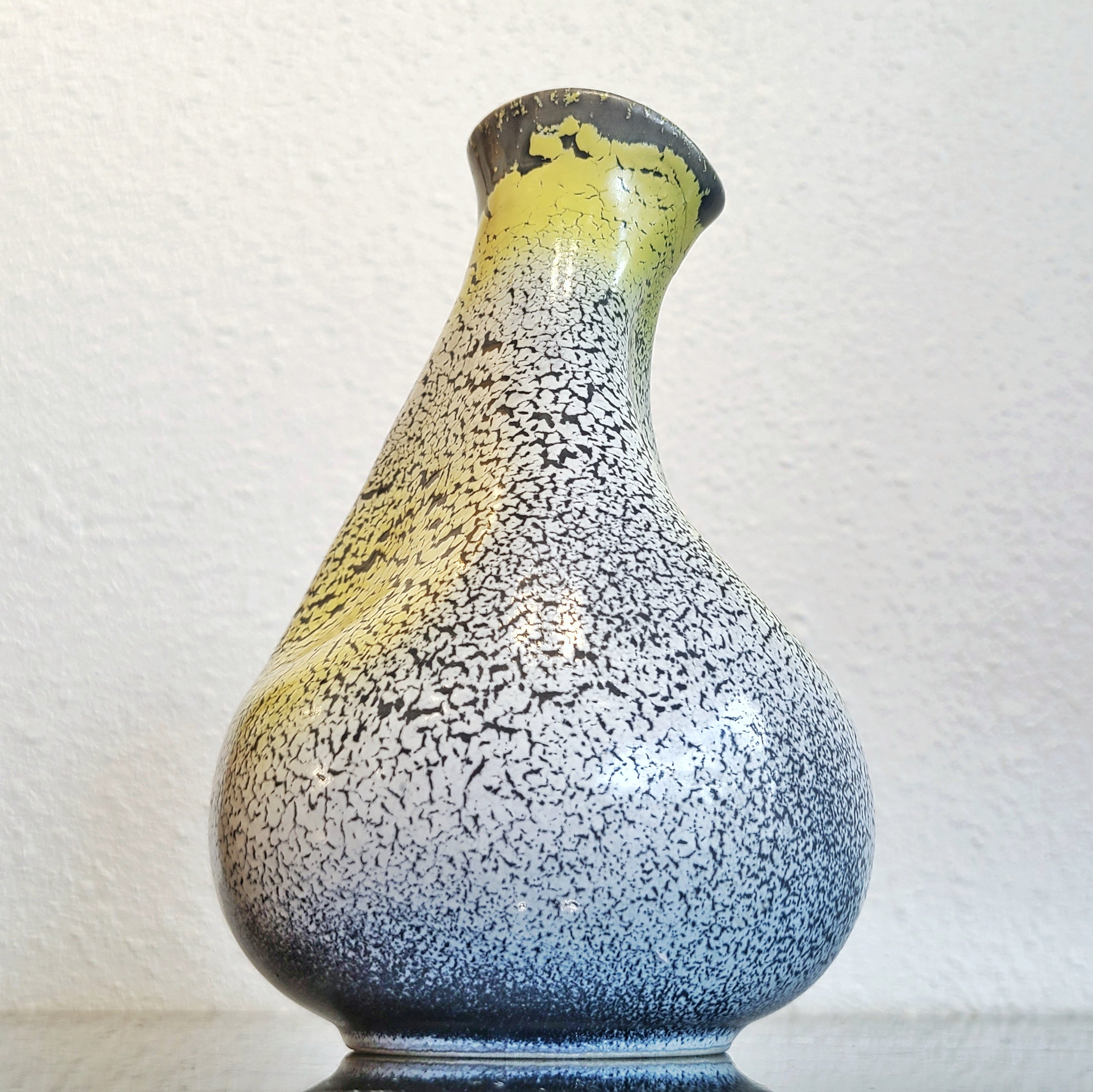 ELFI STADLER ‘CAPRI’ VASE Nr. 4714 FOR SCHRAMBERG MAJOLIKA