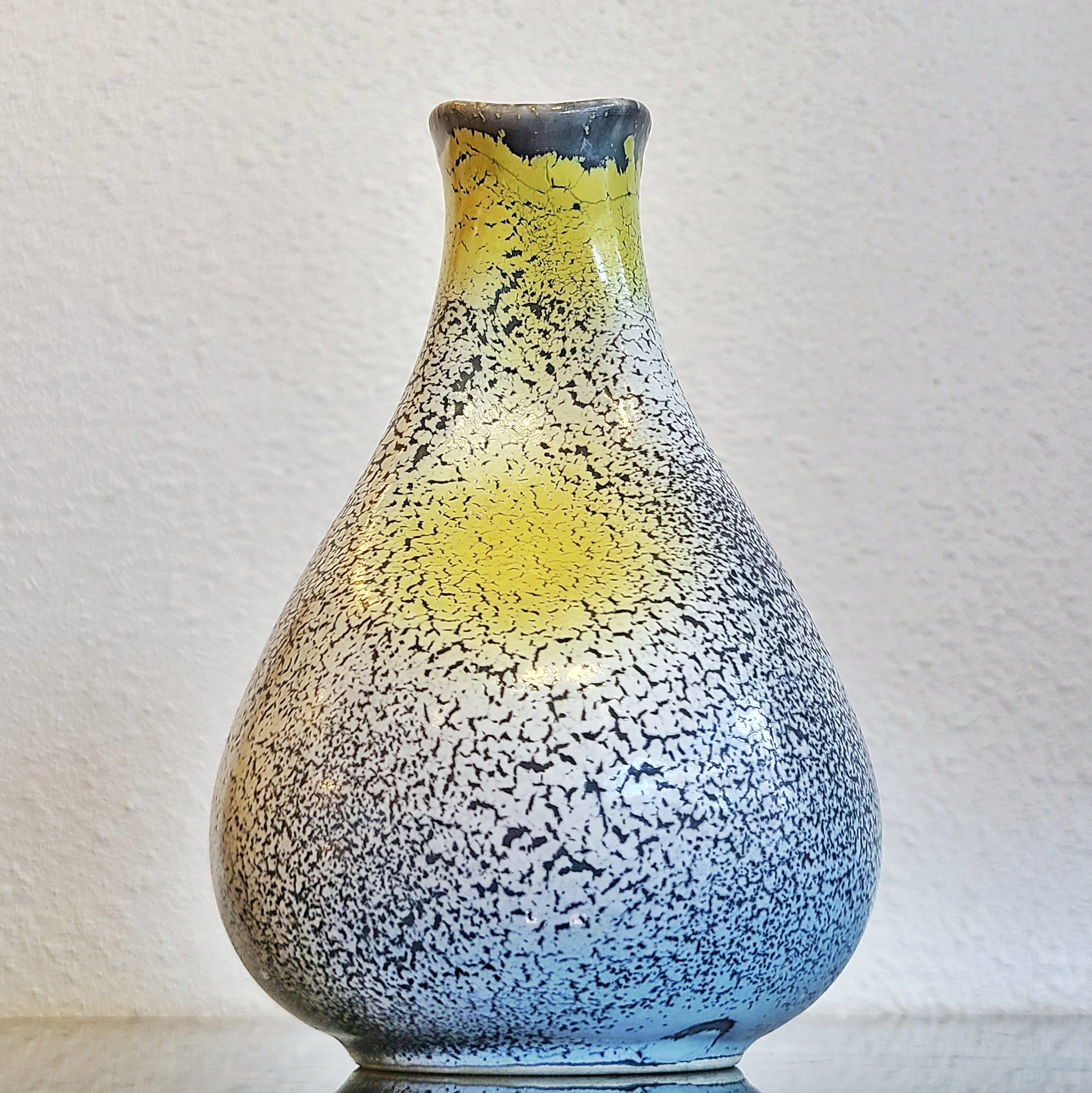 ELFI STADLER ‘CAPRI’ VASE Nr. 4714 FOR SCHRAMBERG MAJOLIKA