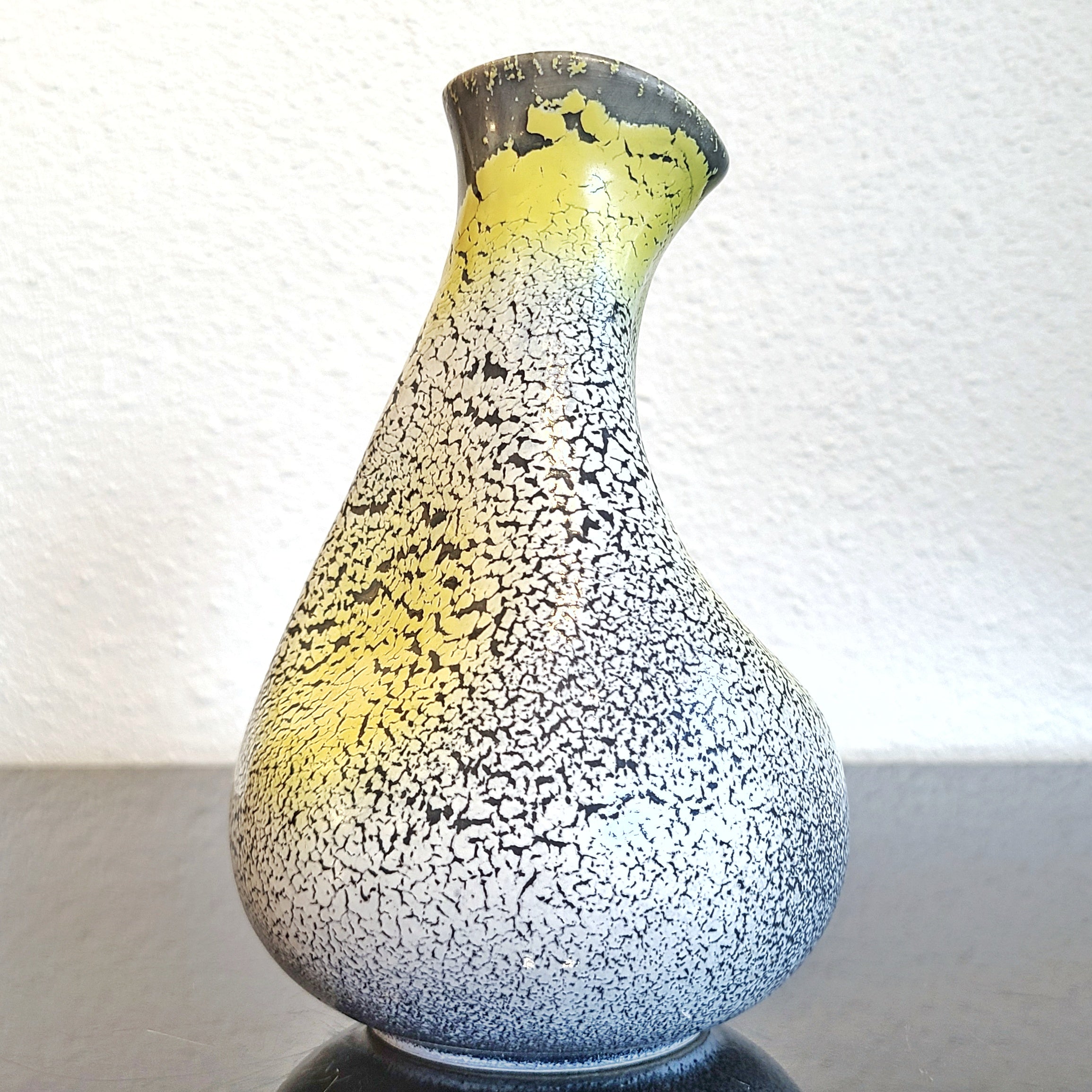 ELFI STADLER ‘CAPRI’ VASE Nr. 4714 FOR SCHRAMBERG MAJOLIKA