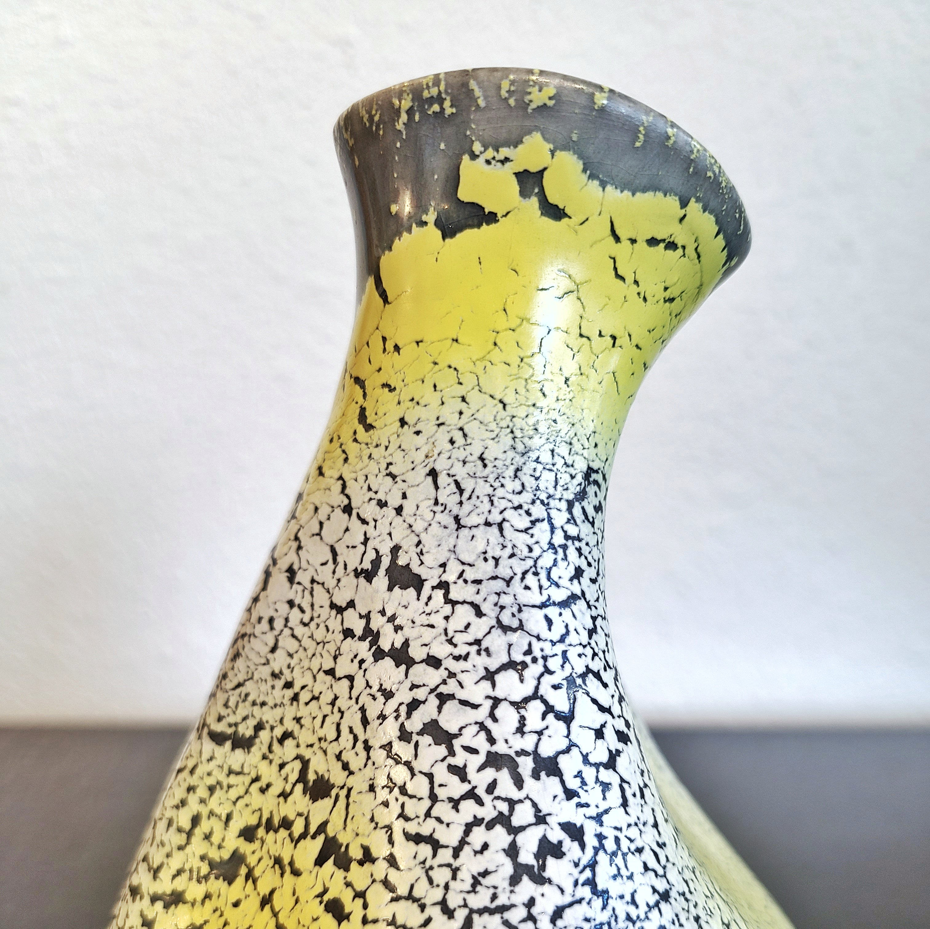 ELFI STADLER ‘CAPRI’ VASE Nr. 4714 FOR SCHRAMBERG MAJOLIKA