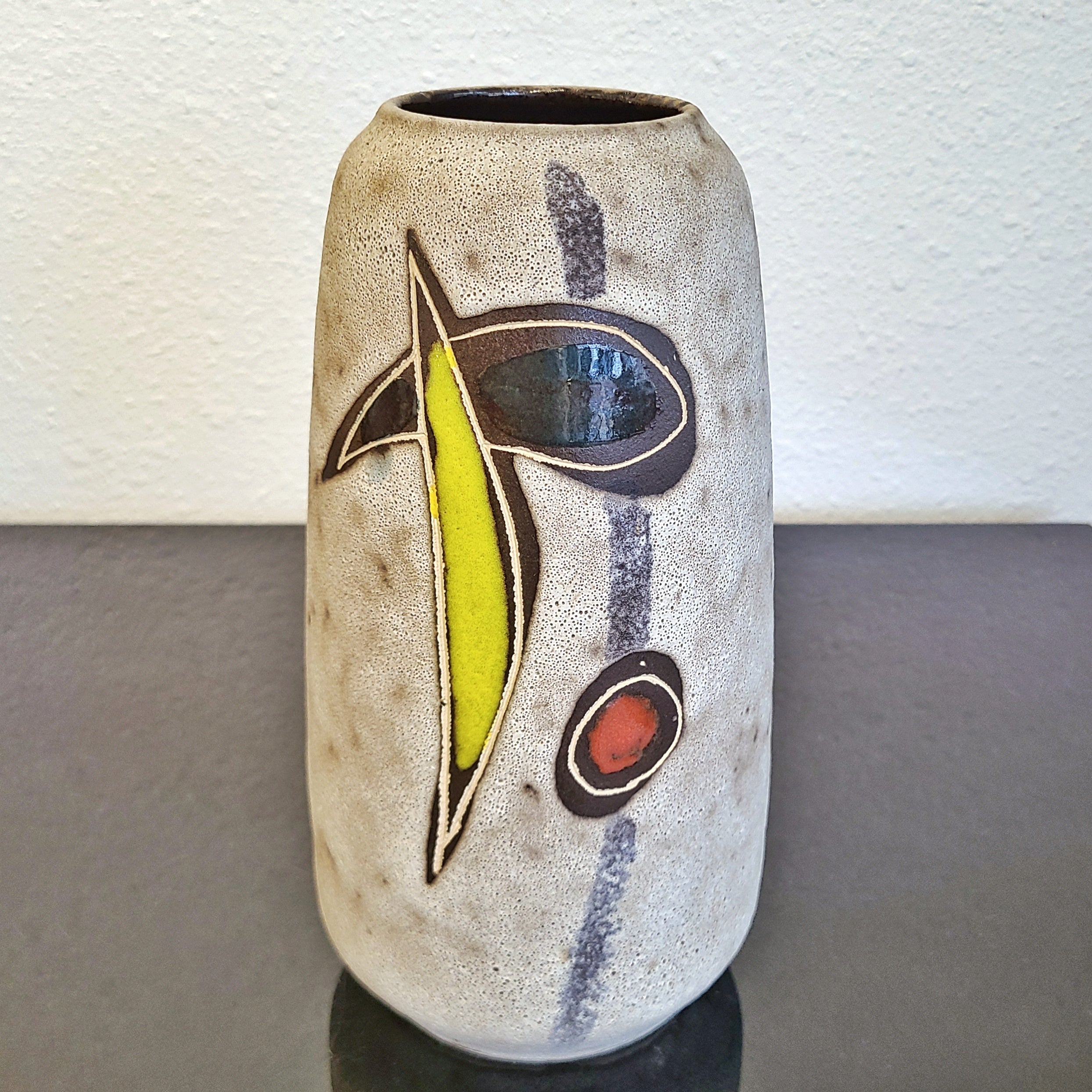 SCHEURICH ABSTRACT FRUIT MOTIF VASE Nr. 203/26