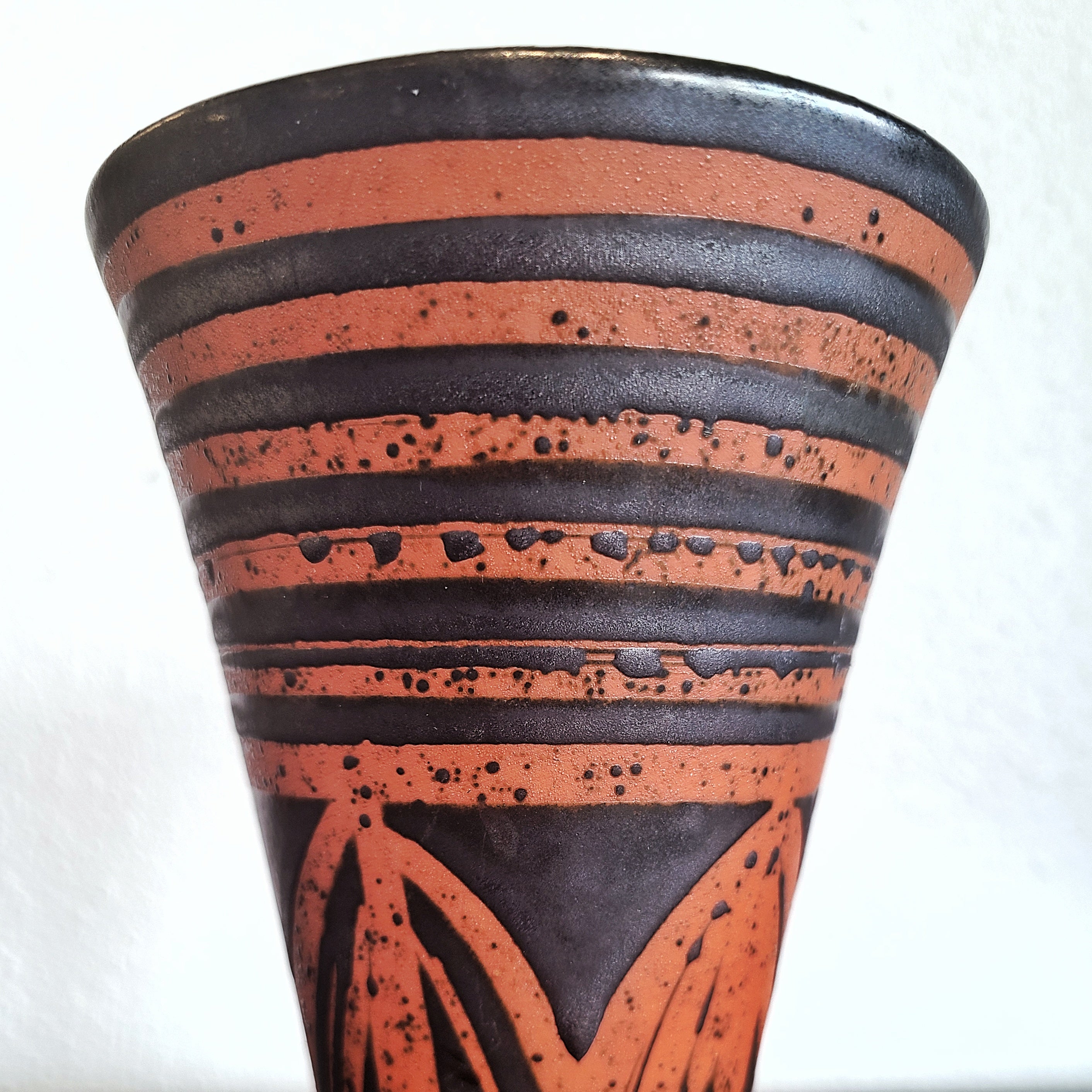 RUST ORANGE ‘ANKARA’ FUNNEL-MOUTH VASE BY HELMUT SCHOLTIS FOR CARSTENS