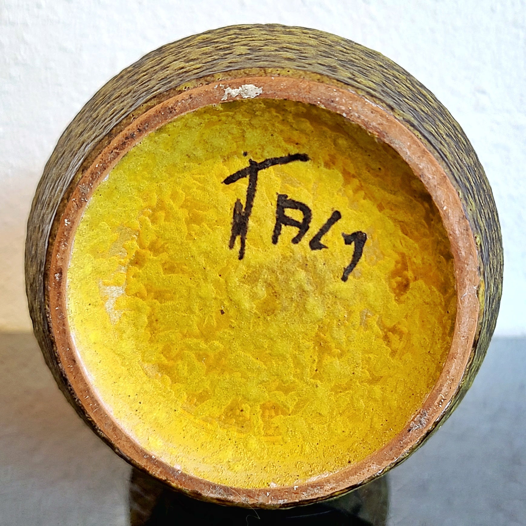 LARGE HAND-THROWN ITALIAN VASE ATTRIB. ALVINO BAGNI