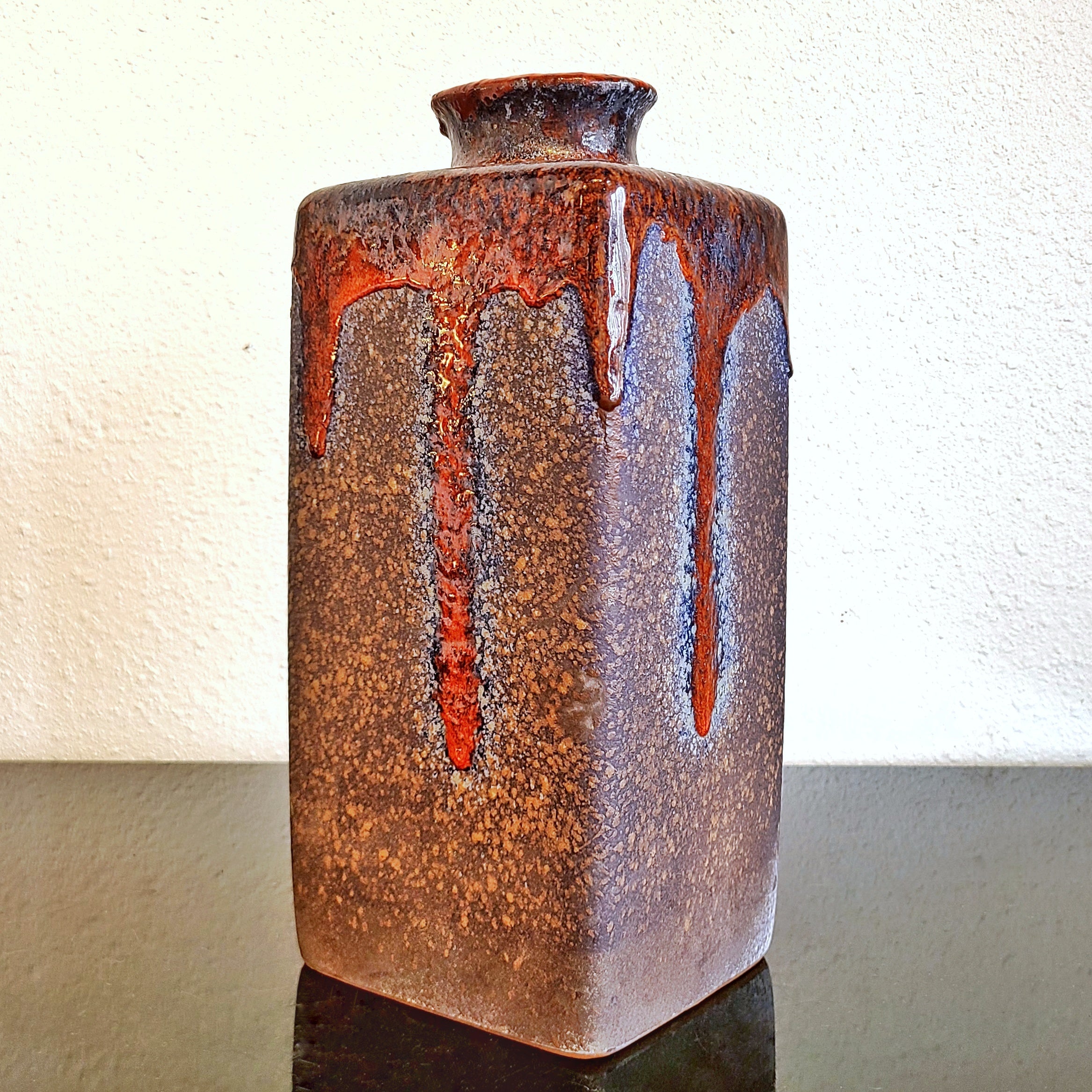 FAT-LAVA BOX VASE Nr. 671 BY URSULA BEYRAU FOR GRÄFLICH ORTENBURG