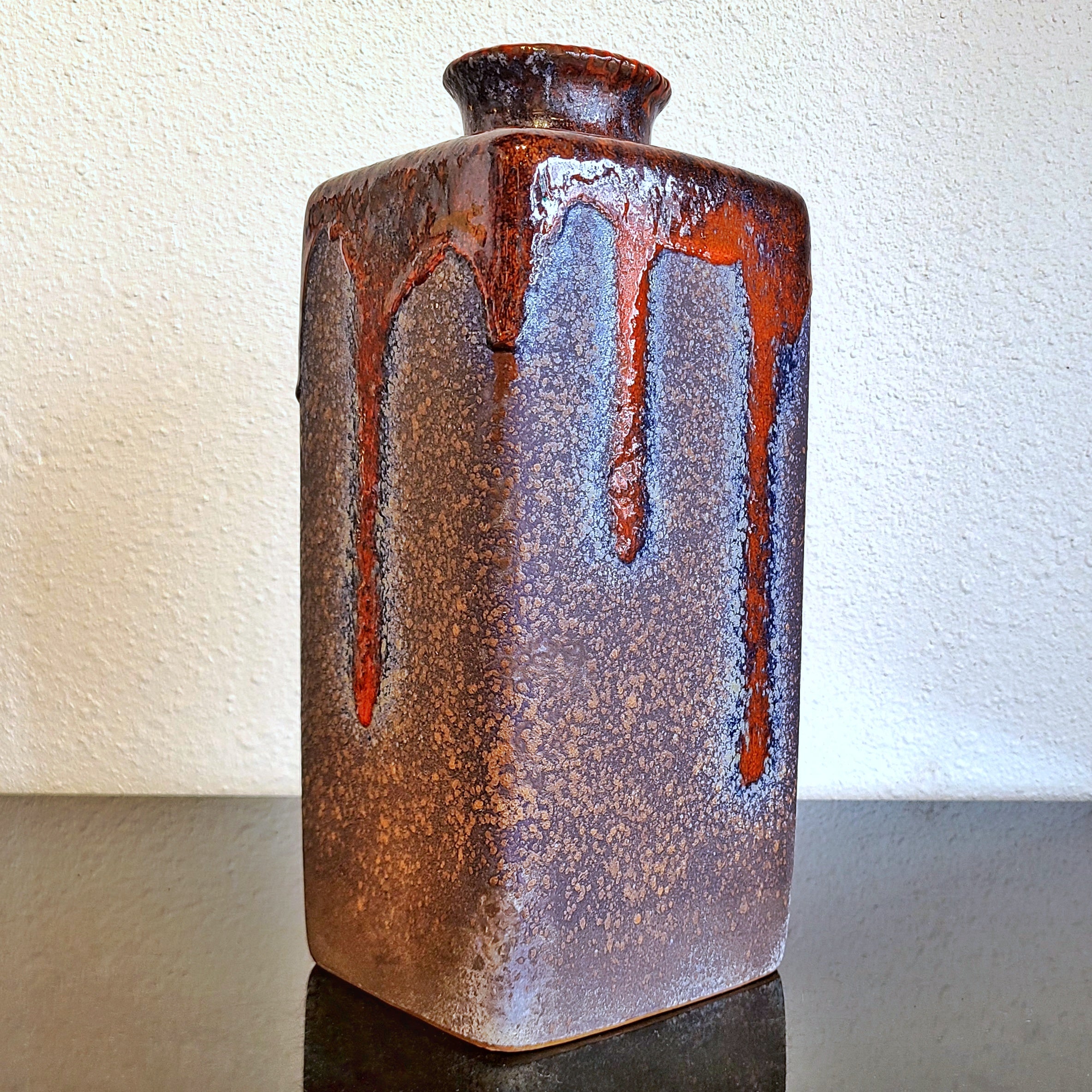 FAT-LAVA BOX VASE Nr. 671 BY URSULA BEYRAU FOR GRÄFLICH ORTENBURG
