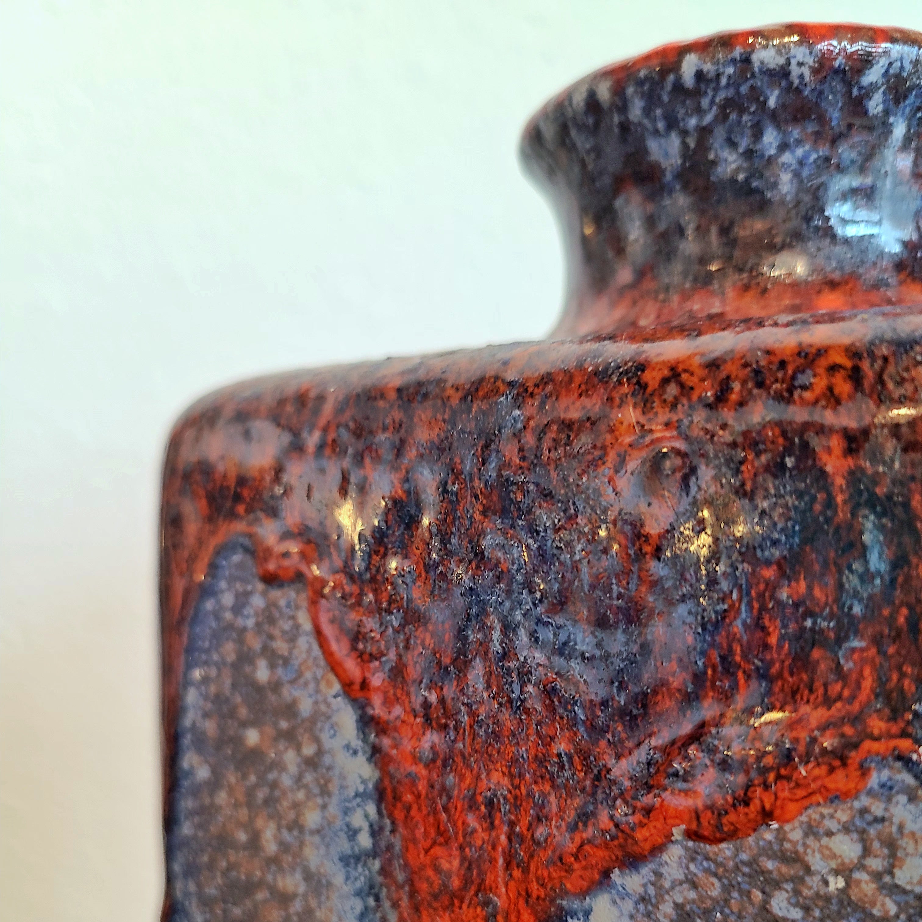 FAT-LAVA BOX VASE Nr. 671 BY URSULA BEYRAU FOR GRÄFLICH ORTENBURG
