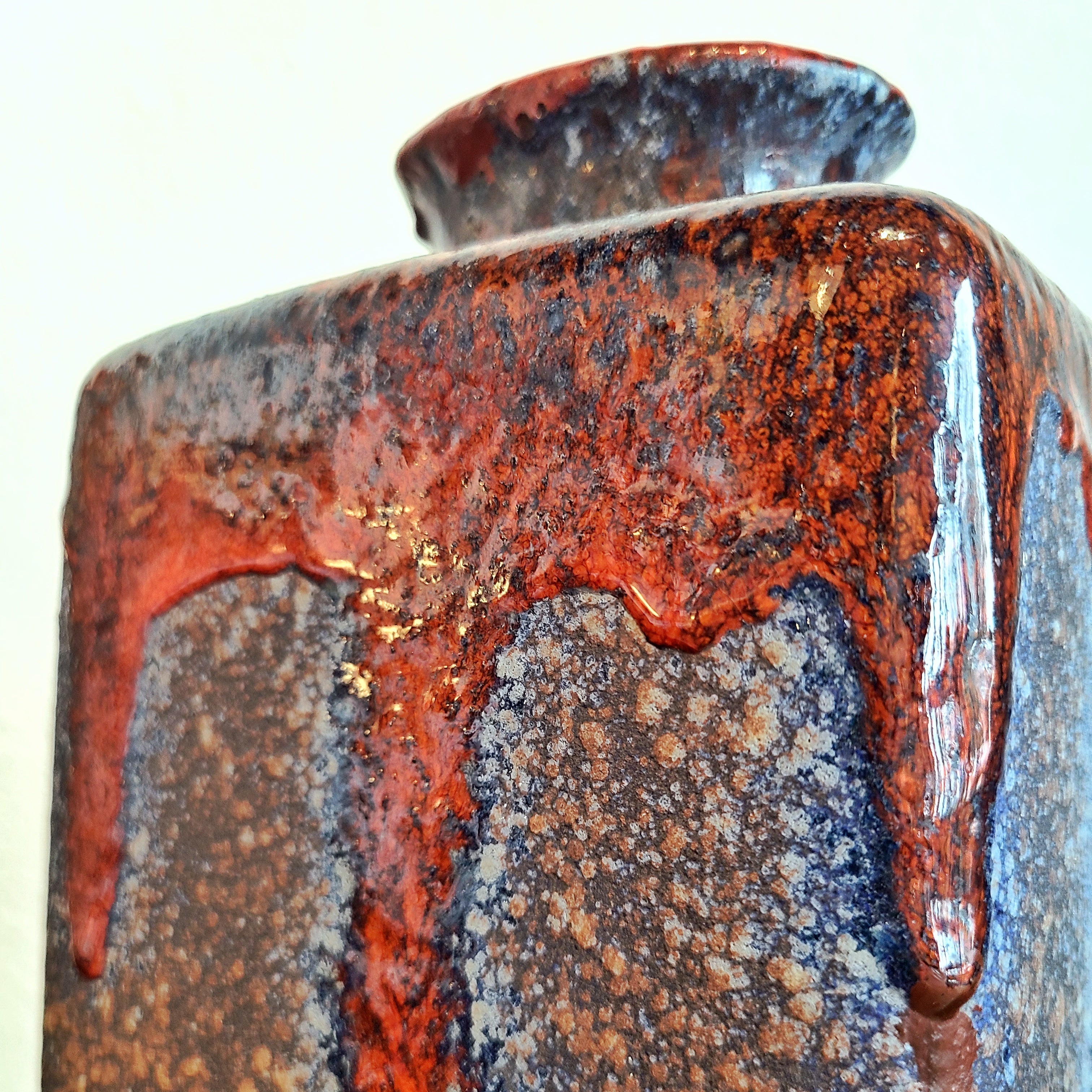 FAT-LAVA BOX VASE Nr. 671 BY URSULA BEYRAU FOR GRÄFLICH ORTENBURG