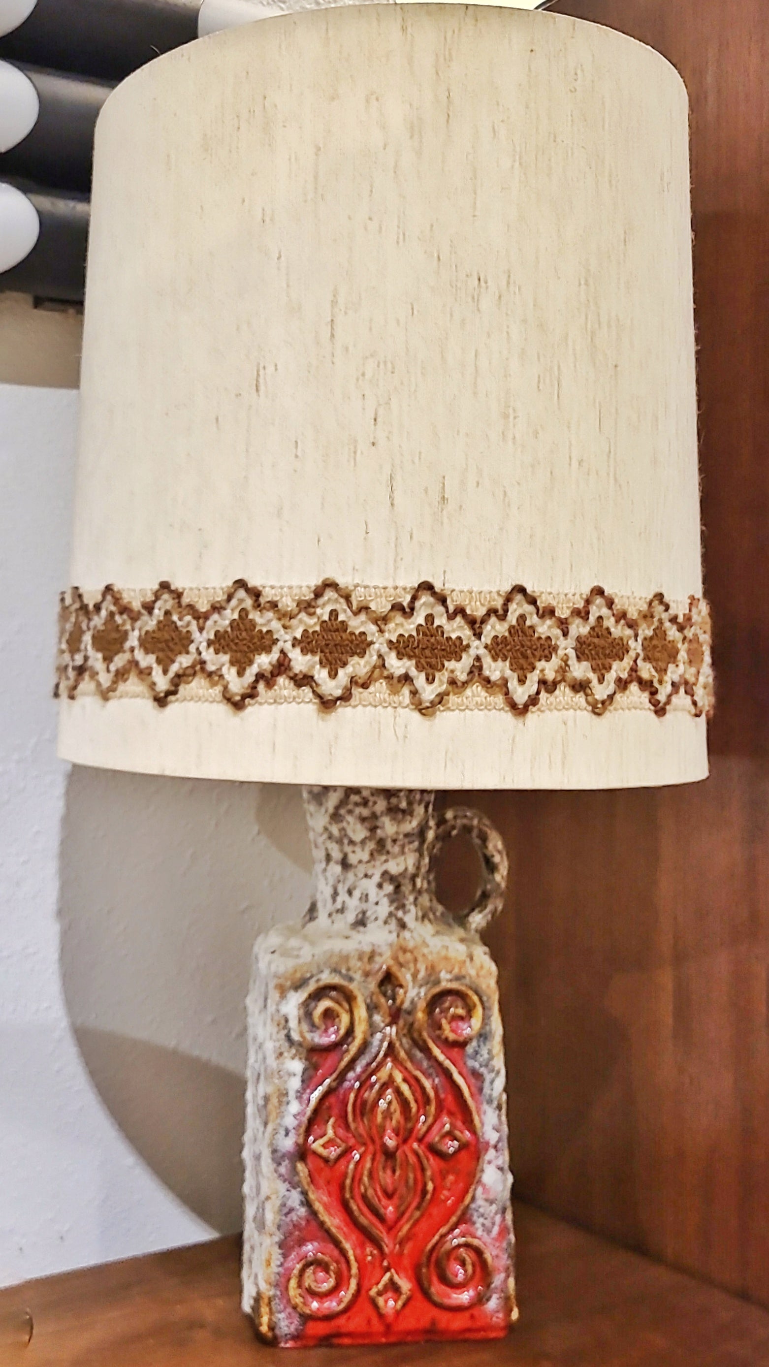 Ü-KERAMIK FAT-LAVA TABLE LAMP WITH PERIOD SHADE