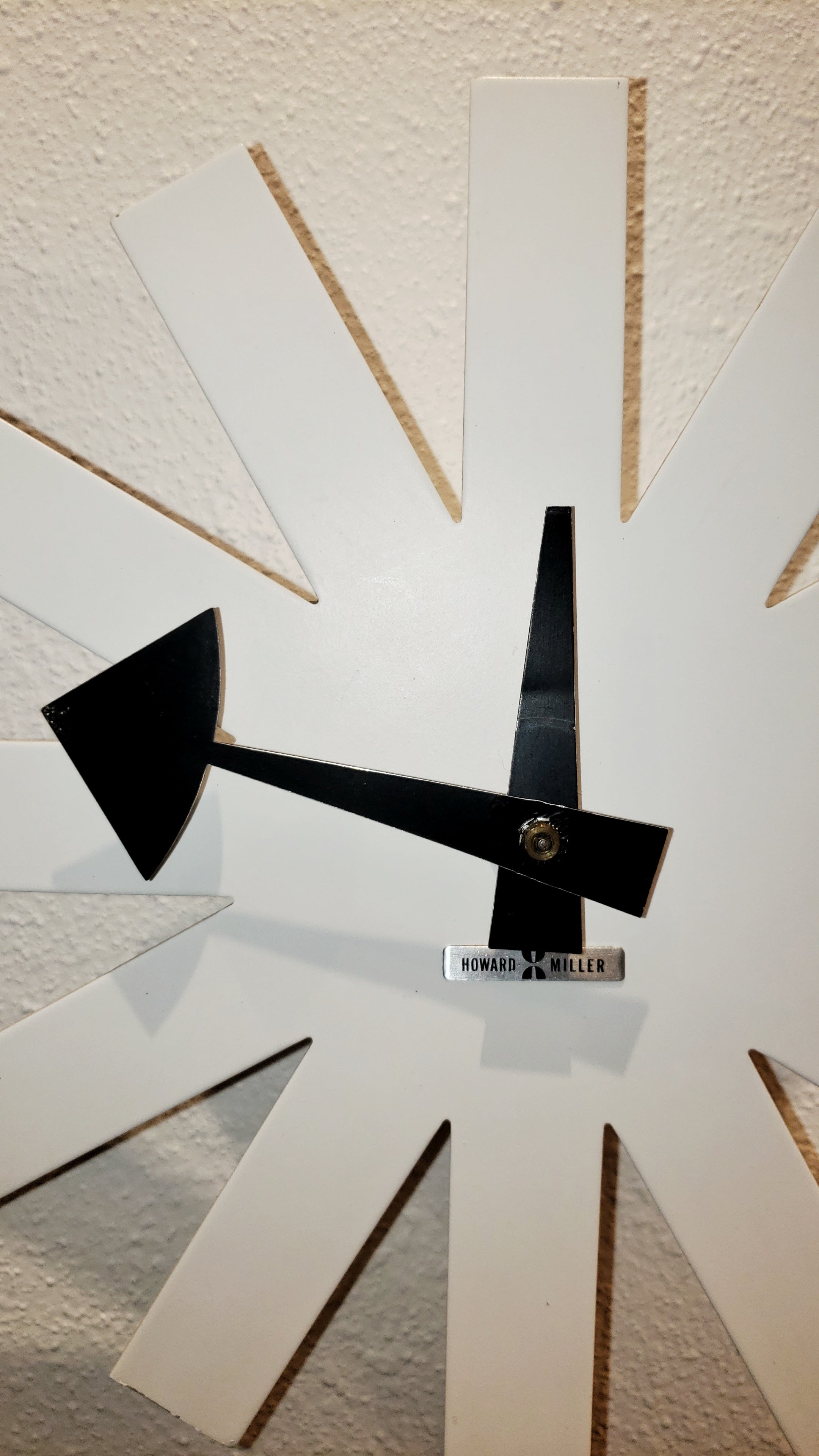 IRVING HARPER MODEL 2213 ‘ASTERISK’ CLOCK FOR HOWARD MILLER (1964)