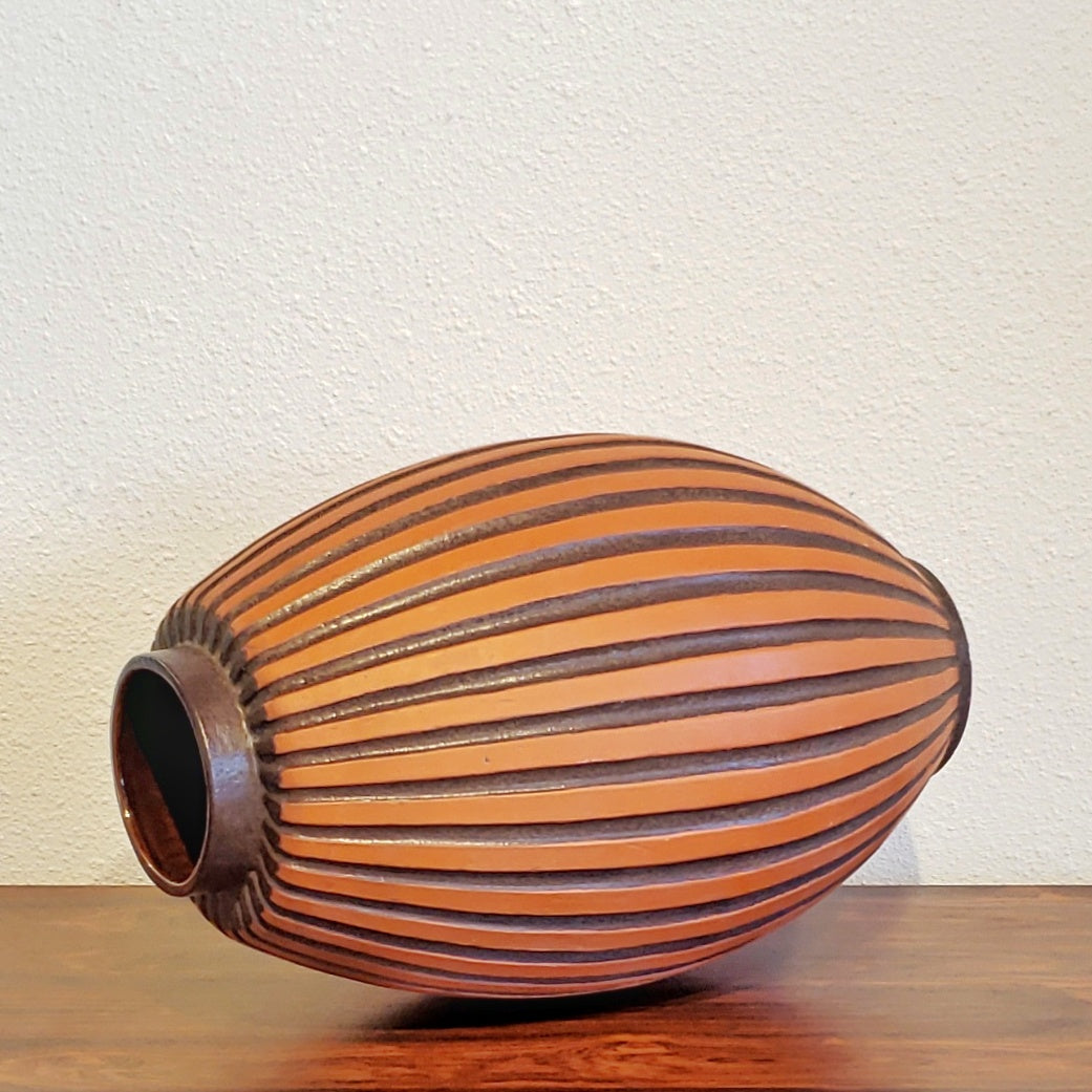 CARSTENS TÖNNIESHOF ‘GHANA’ FLOOR VASE Nr. 71/46 BY HEINZ SIERY (RARE)
