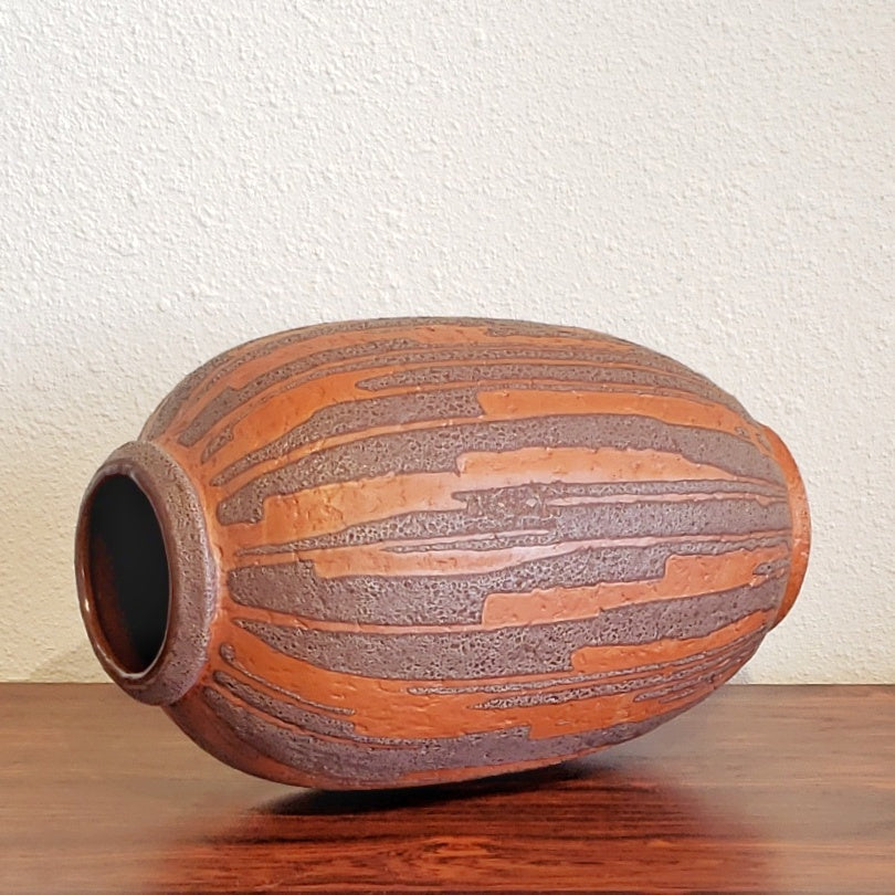 CARSTENS TÖNNIESHOF ‘ATELIER’ SERIES ‘BERLIN’ VASE Nr. 185/39