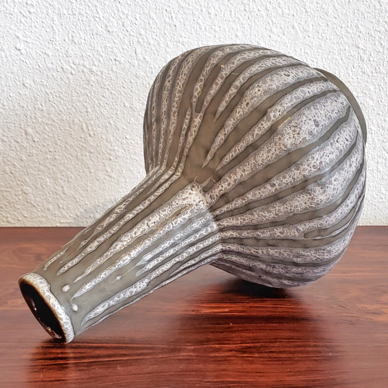 CARSTENS TÖNNIESHOF ‘ATELIER’ SERIES ‘BERLIN’ VASE Nr. 103 (28 cm)