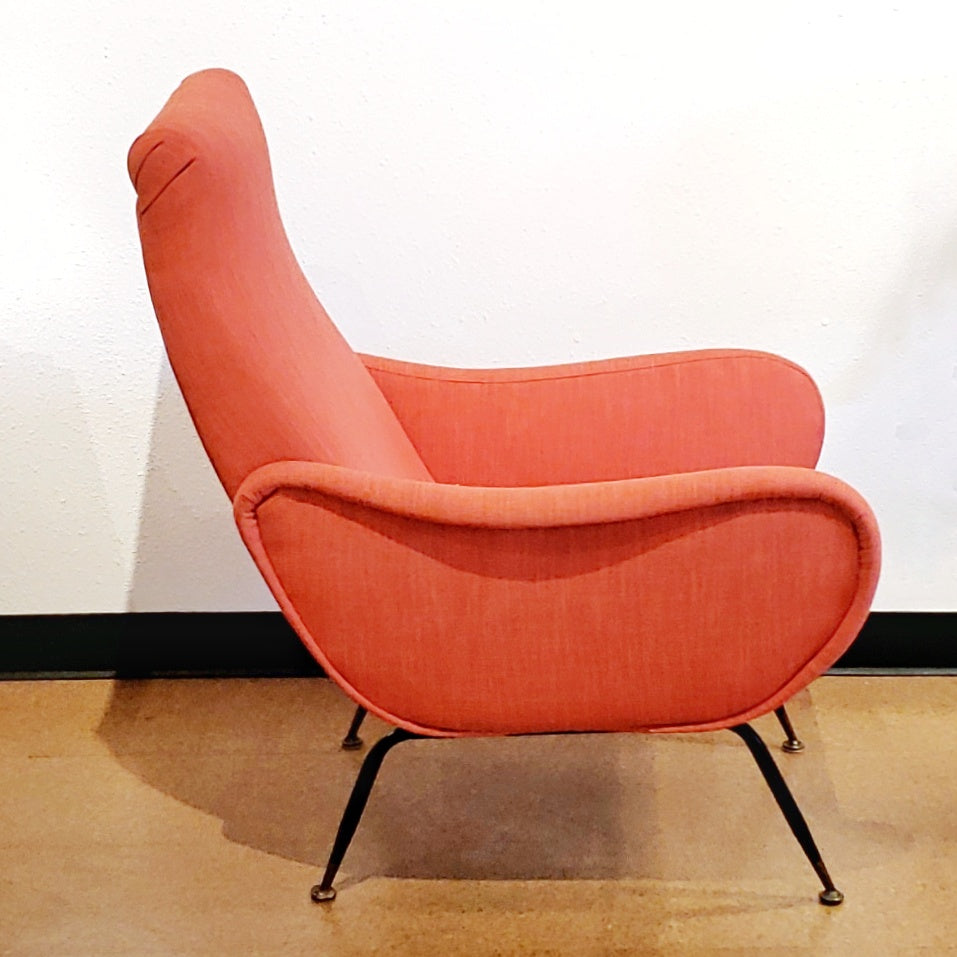 1950s ITALIAN LOUNGE CHAIR IN THE STYLE OF MARCO ZANUSO