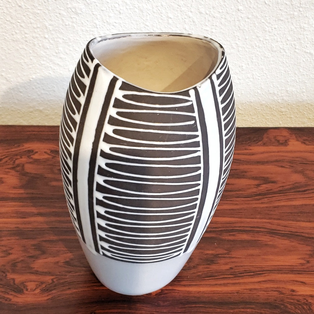 1950s LIESEL SPORNHAUER ‘HAIGER’ FISH-MOUTH VASE 101/21 FOR SCHLOSSBERG