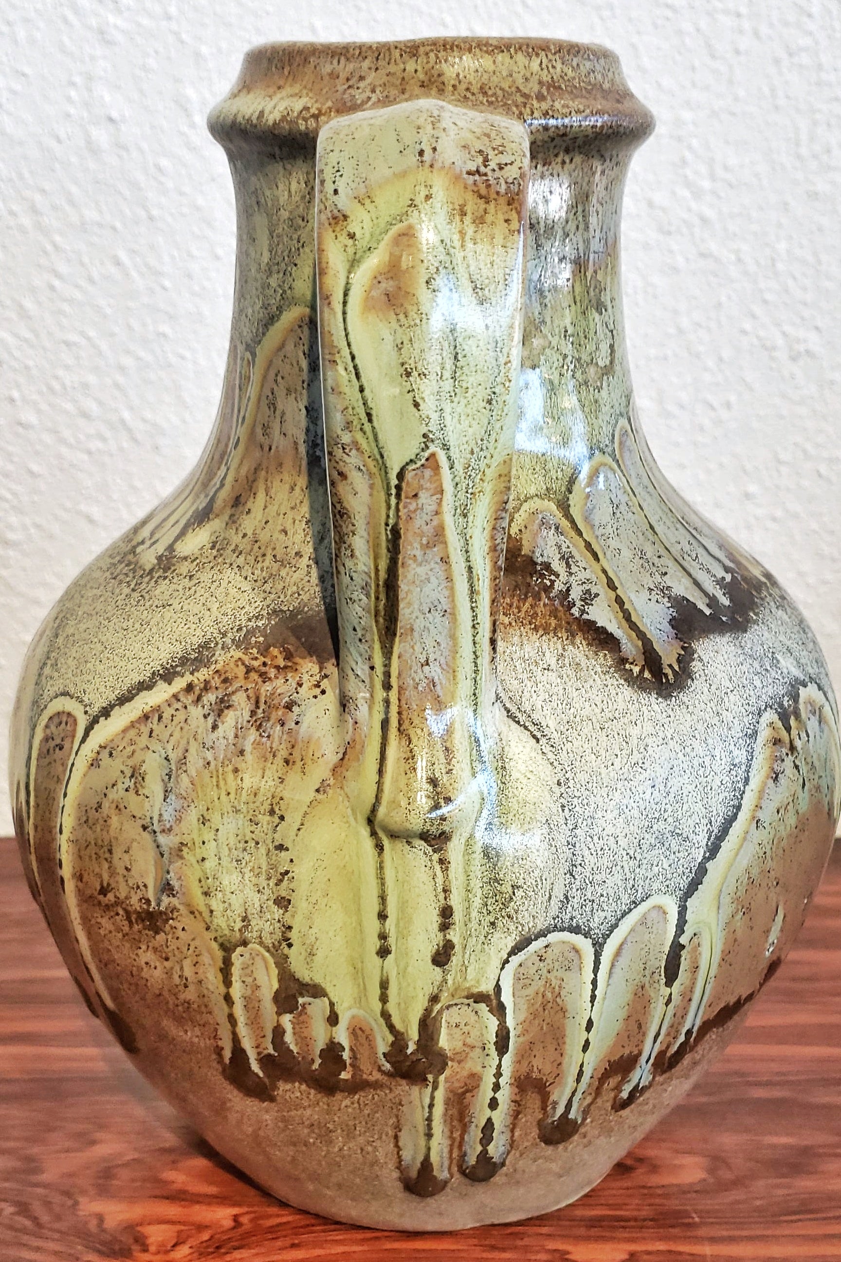 CARSTENS TÖNNIESHOF JUG VASE WITH GREEN LAVA GLAZE Nr. 7056/25