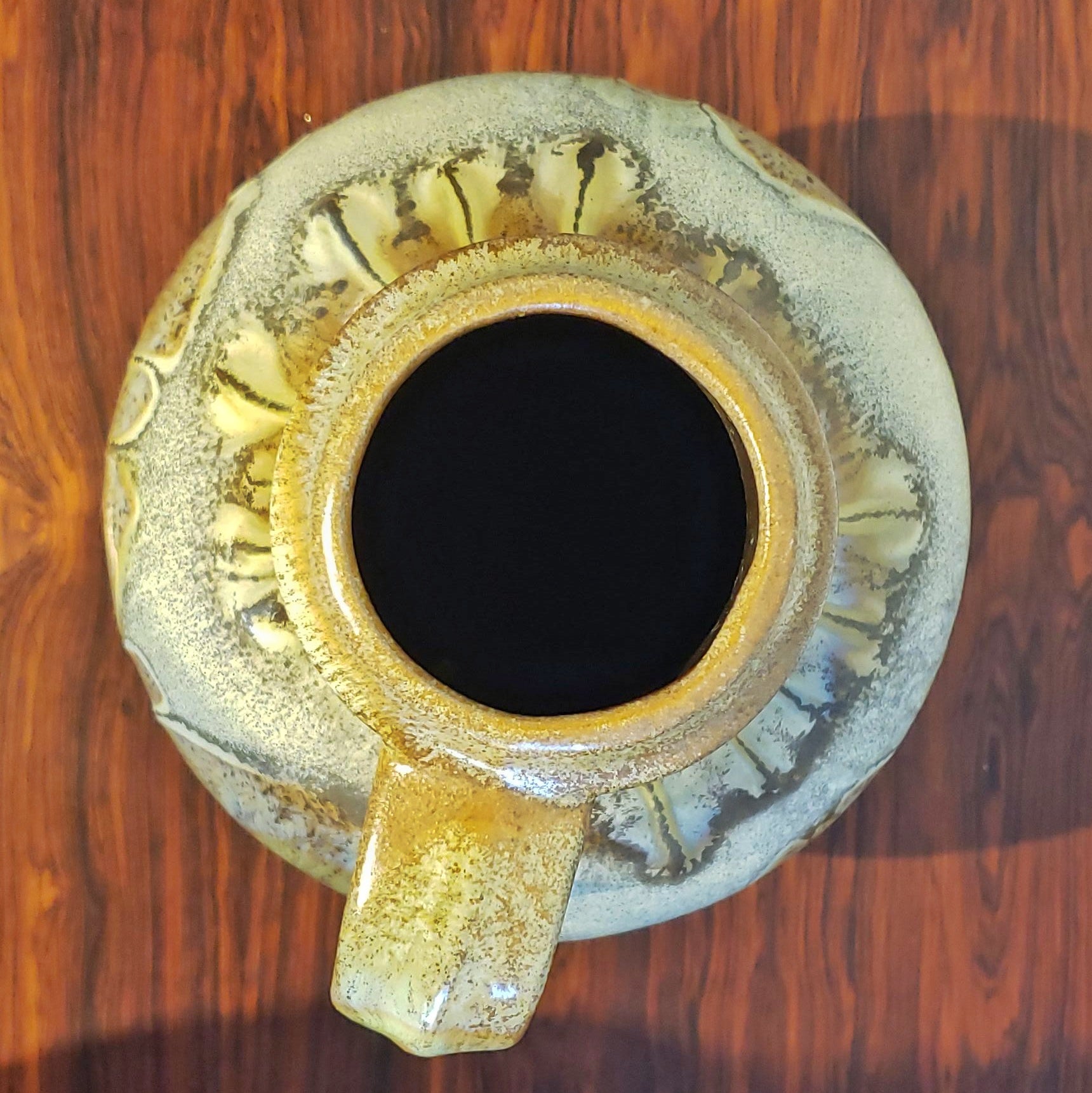CARSTENS TÖNNIESHOF JUG VASE WITH GREEN LAVA GLAZE Nr. 7056/25