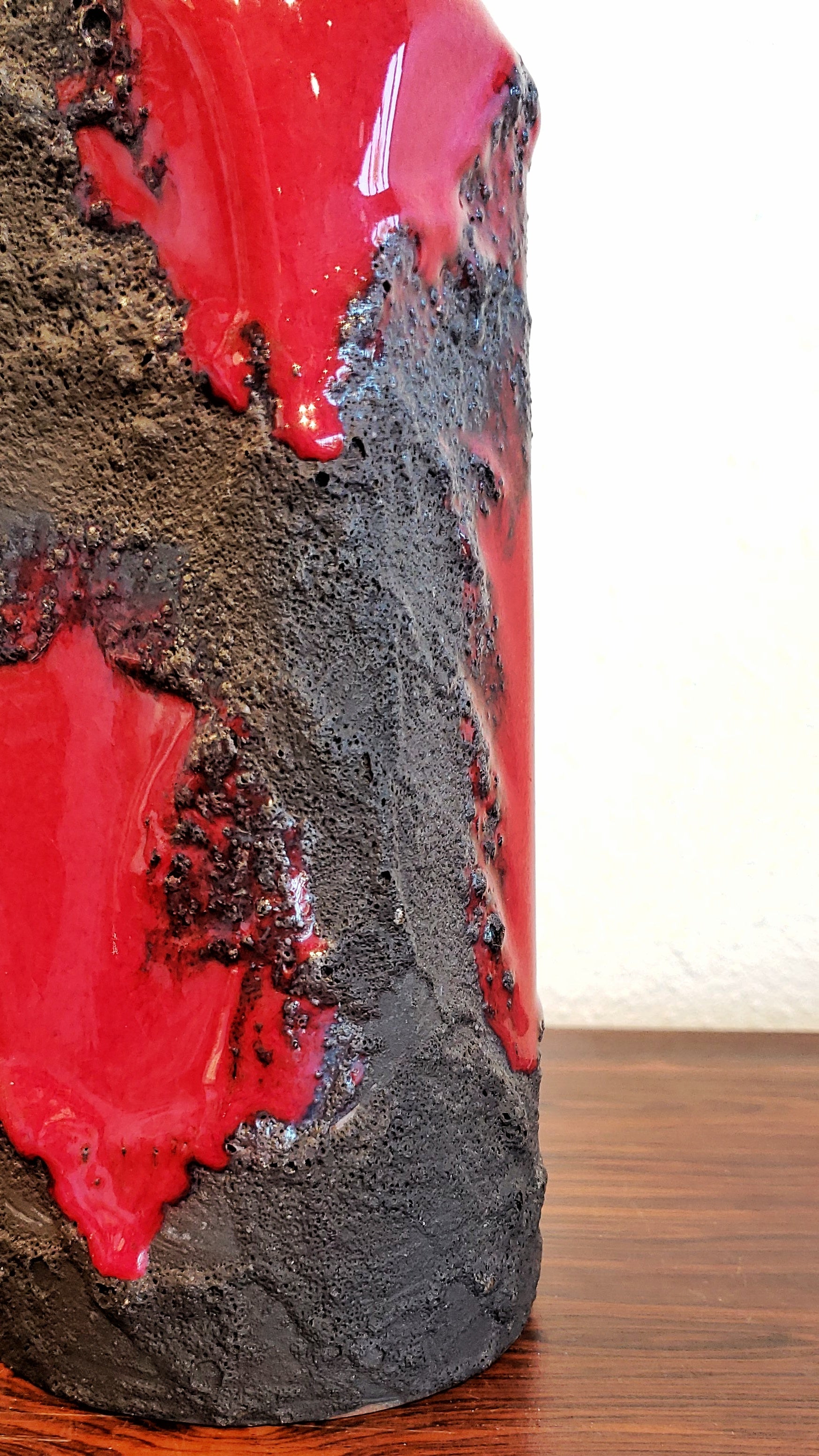 MAREI KERAMIK BLACK ON RED VOLCANIC BOTTLE VASE Nr. 4107