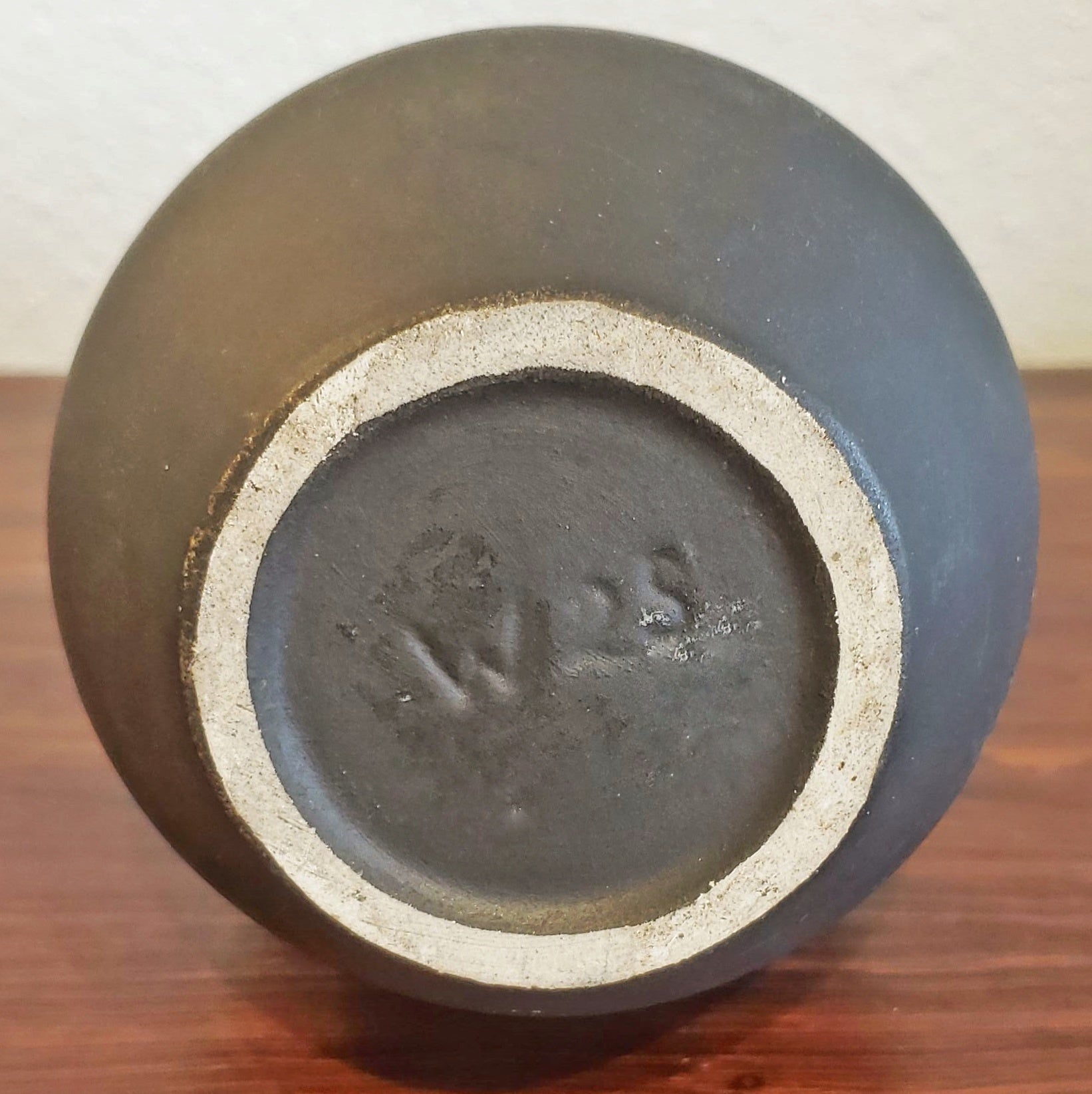 STÜTZEL SACHS ENGOBE VASE Nr. W 25 WITH ASIAN FIGURES