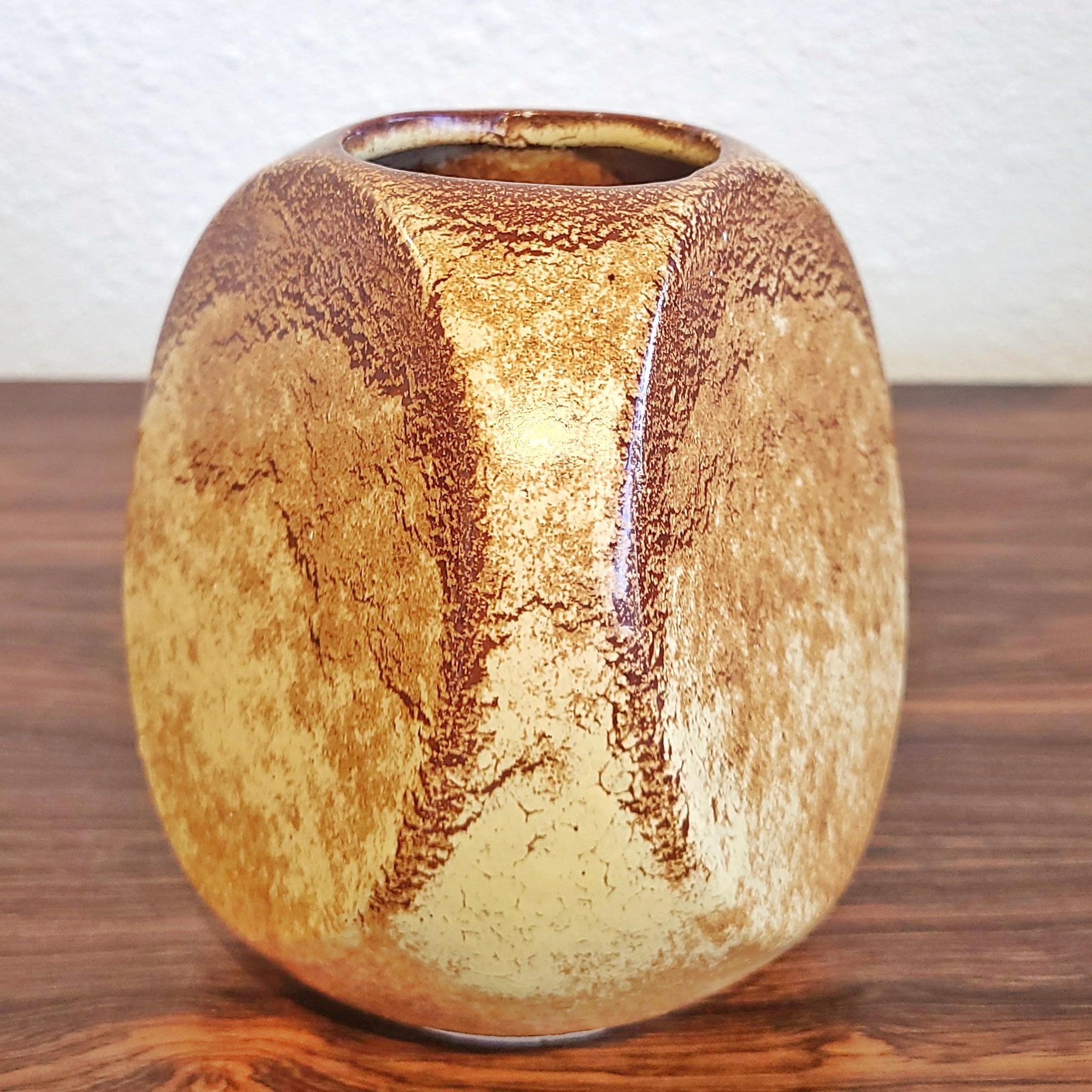 THREE SIDED VASE BY GIOVANNI BERTONCELLO