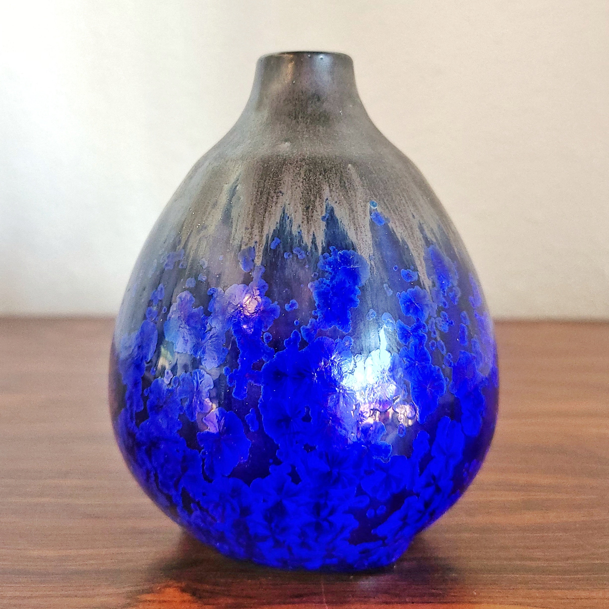 WENDELIN STAHL CRYSTALLINE BUD VASE