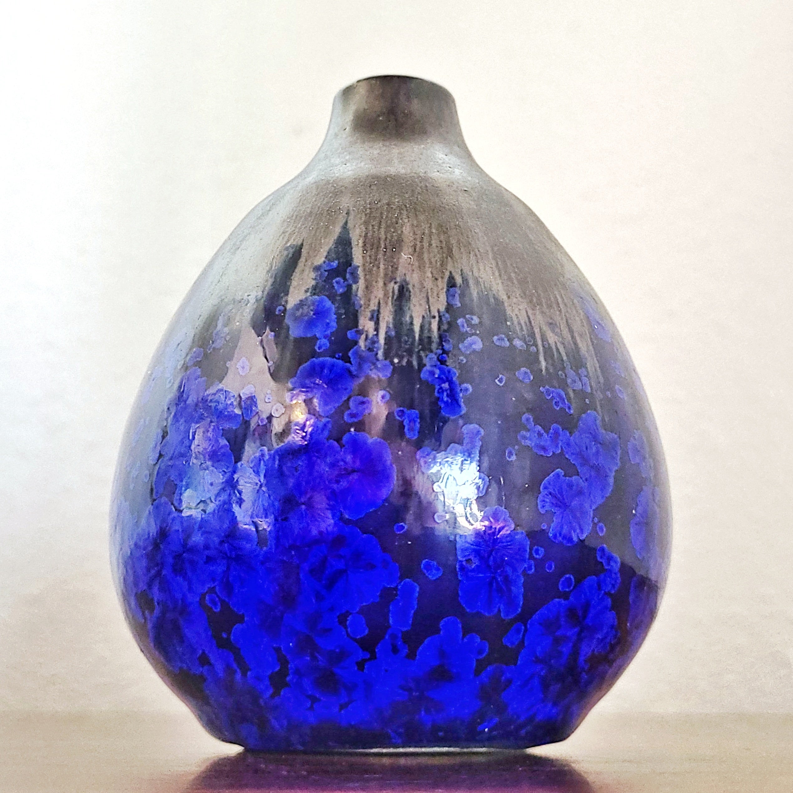 WENDELIN STAHL CRYSTALLINE BUD VASE