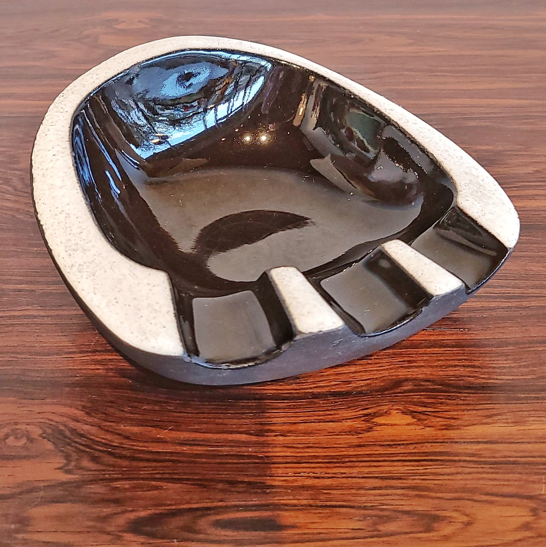 JAAP RAVELLI ‘BLACK & WHITE’ DÉCOR “BEAR PAW” ASHTRAY/TRINKET DISH Nr. 250