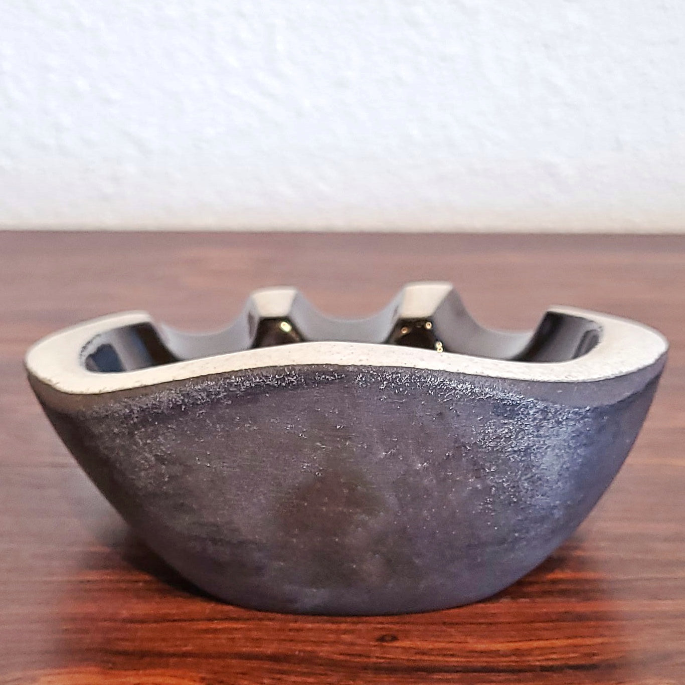 JAAP RAVELLI ‘BLACK & WHITE’ DÉCOR “BEAR PAW” ASHTRAY/TRINKET DISH Nr. 250