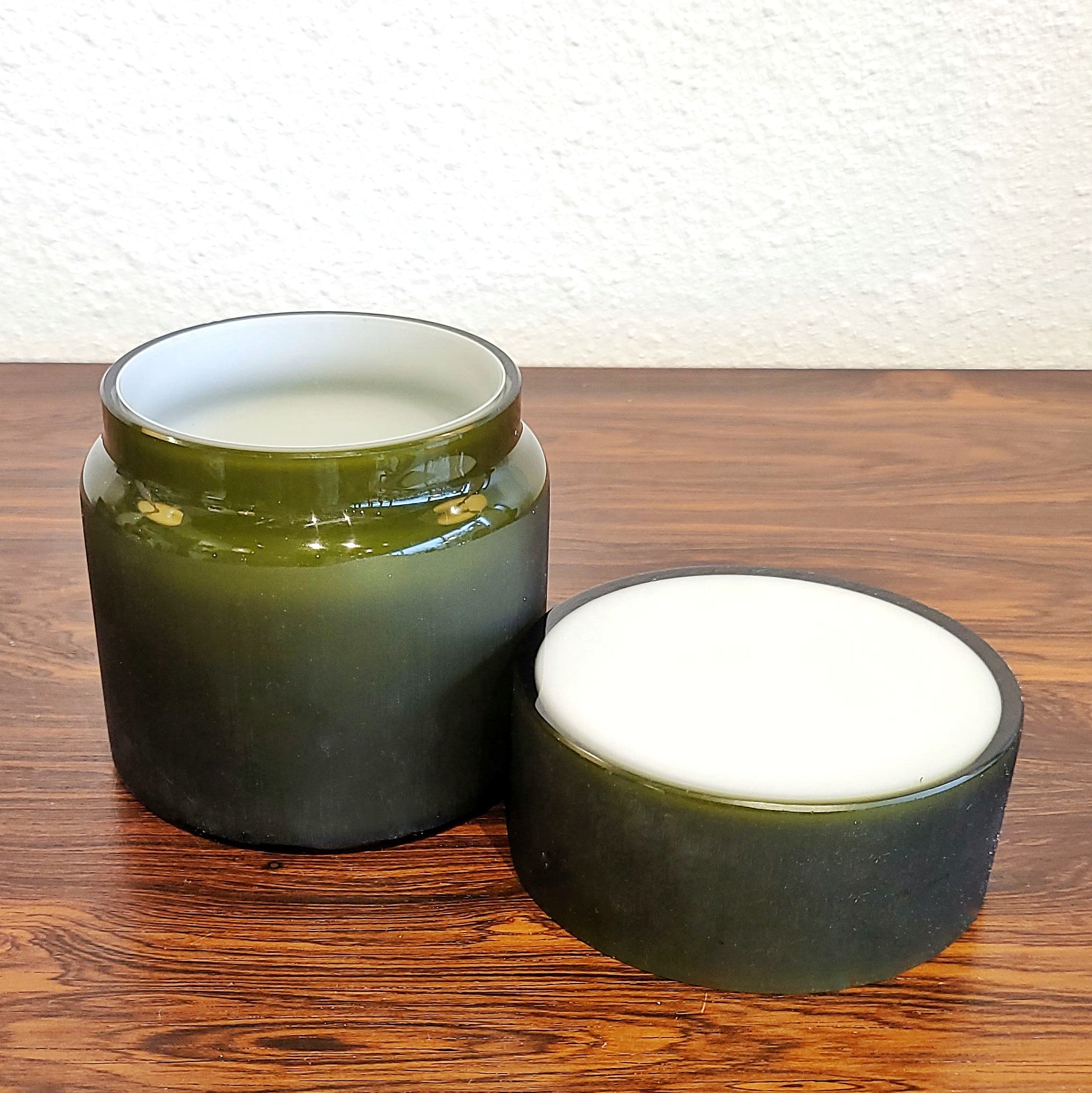 1960s VISTOSI FROSTED OLIVE GREEN AND WHITE CASED-GLASS BOX (MURANO)