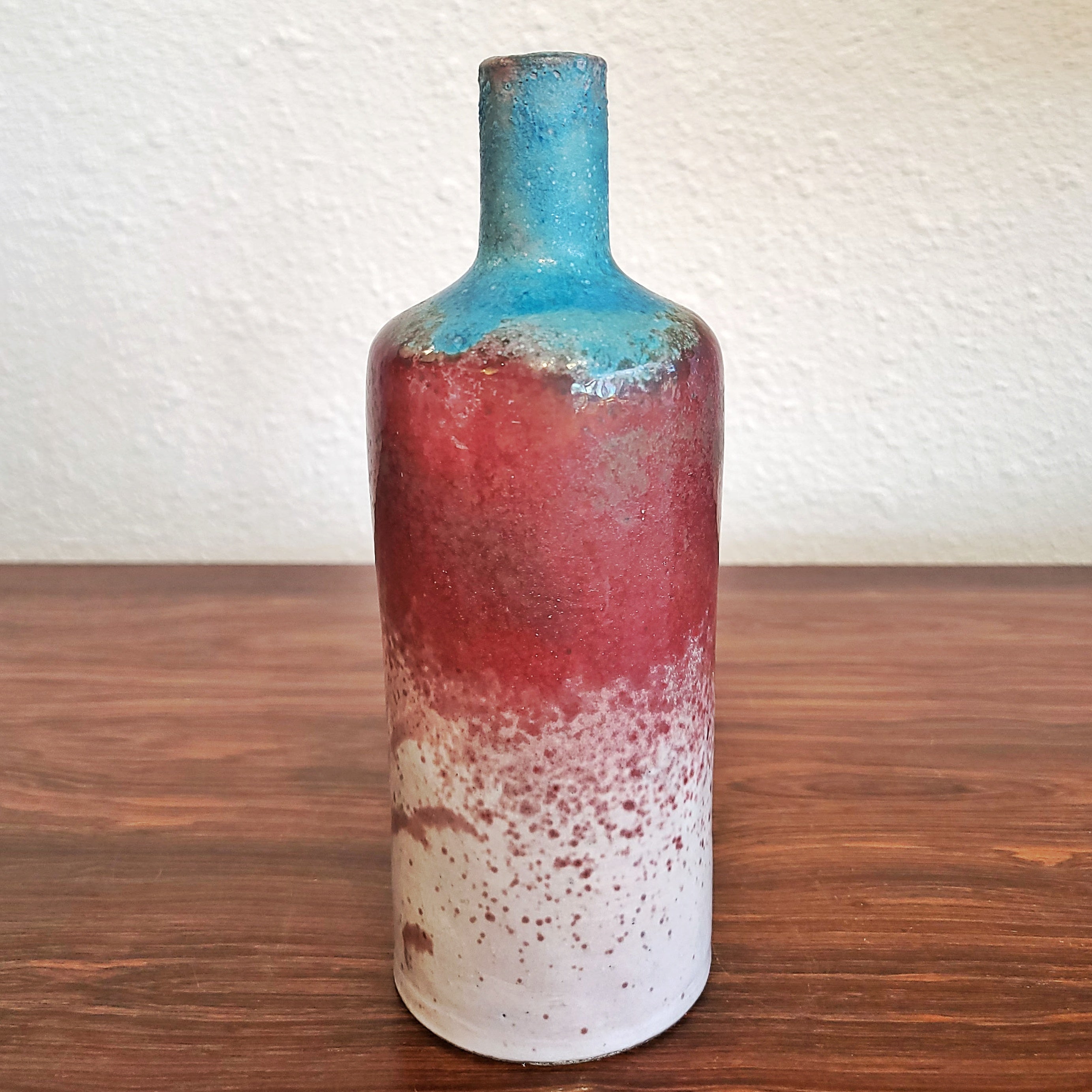 BOTTLE-SHAPED STUDIO VASE BY MARGARETE SCHOTT