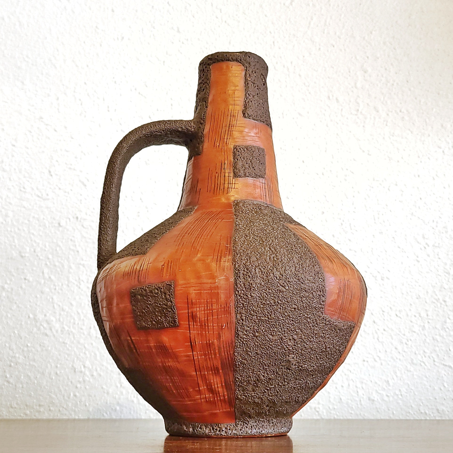 CARSTENS ‘ATELIER’ HANDLE VASE Nr. 201 (RARE DÉCOR)