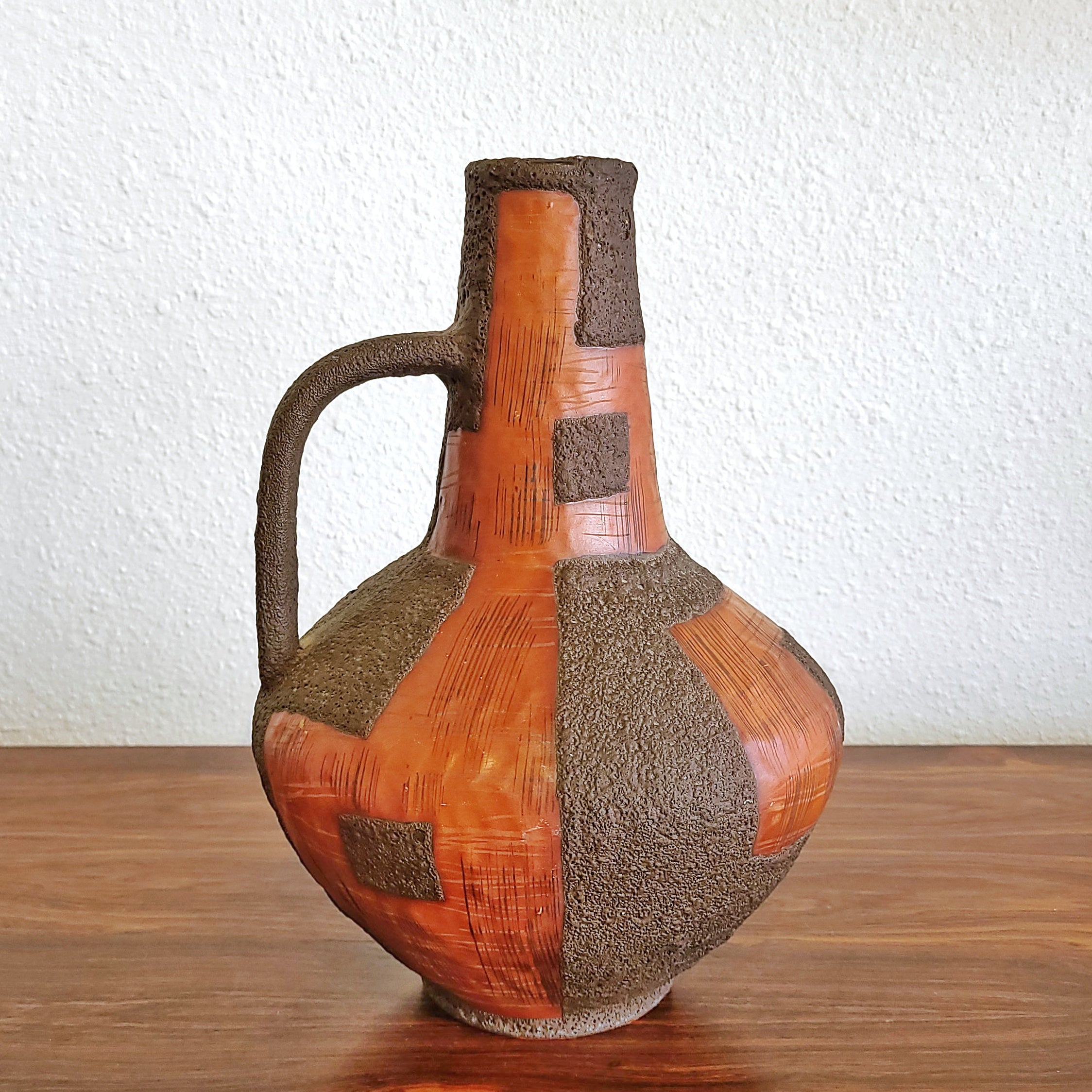 CARSTENS ‘ATELIER’ HANDLE VASE Nr. 201 (RARE DÉCOR)