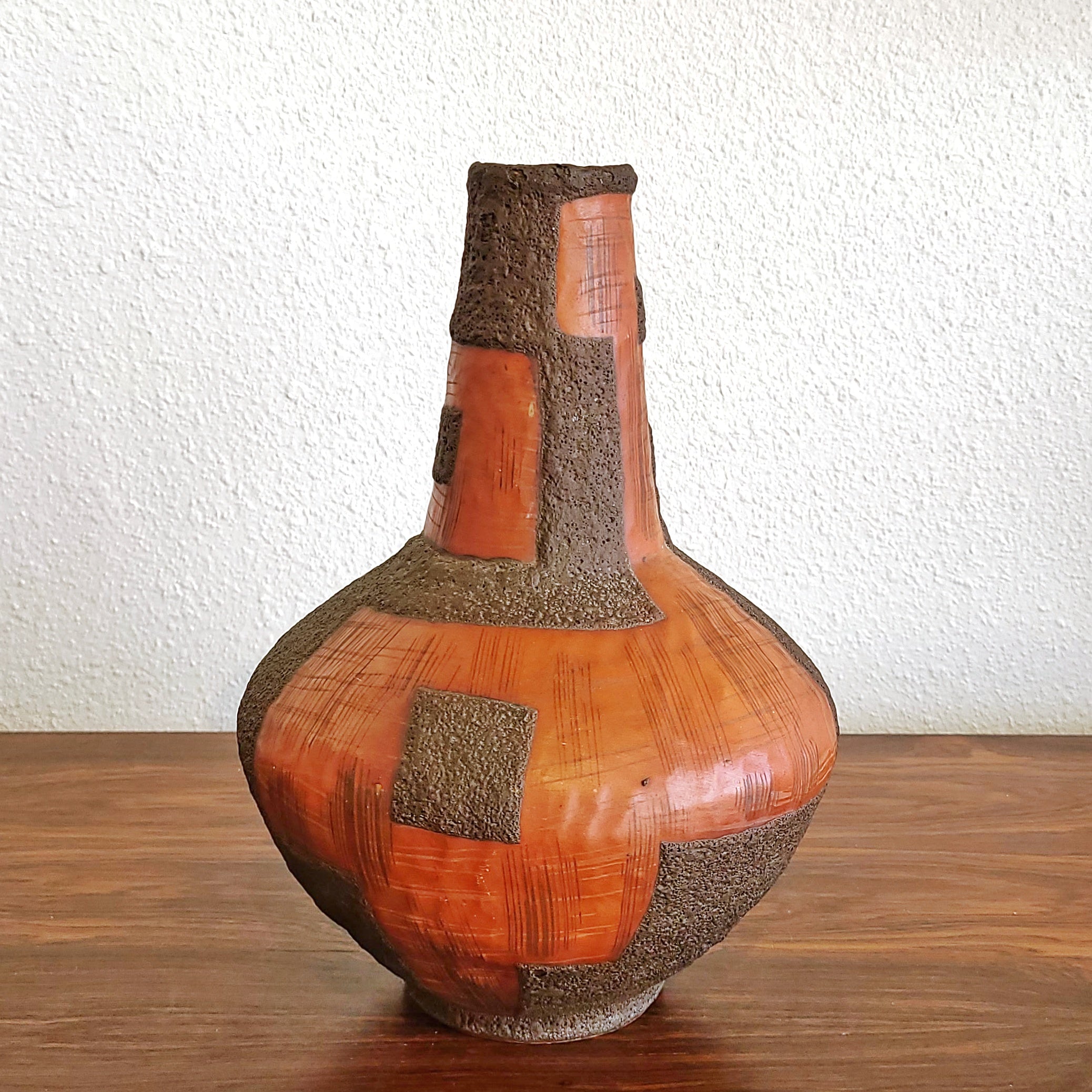 CARSTENS ‘ATELIER’ HANDLE VASE Nr. 201 (RARE DÉCOR)