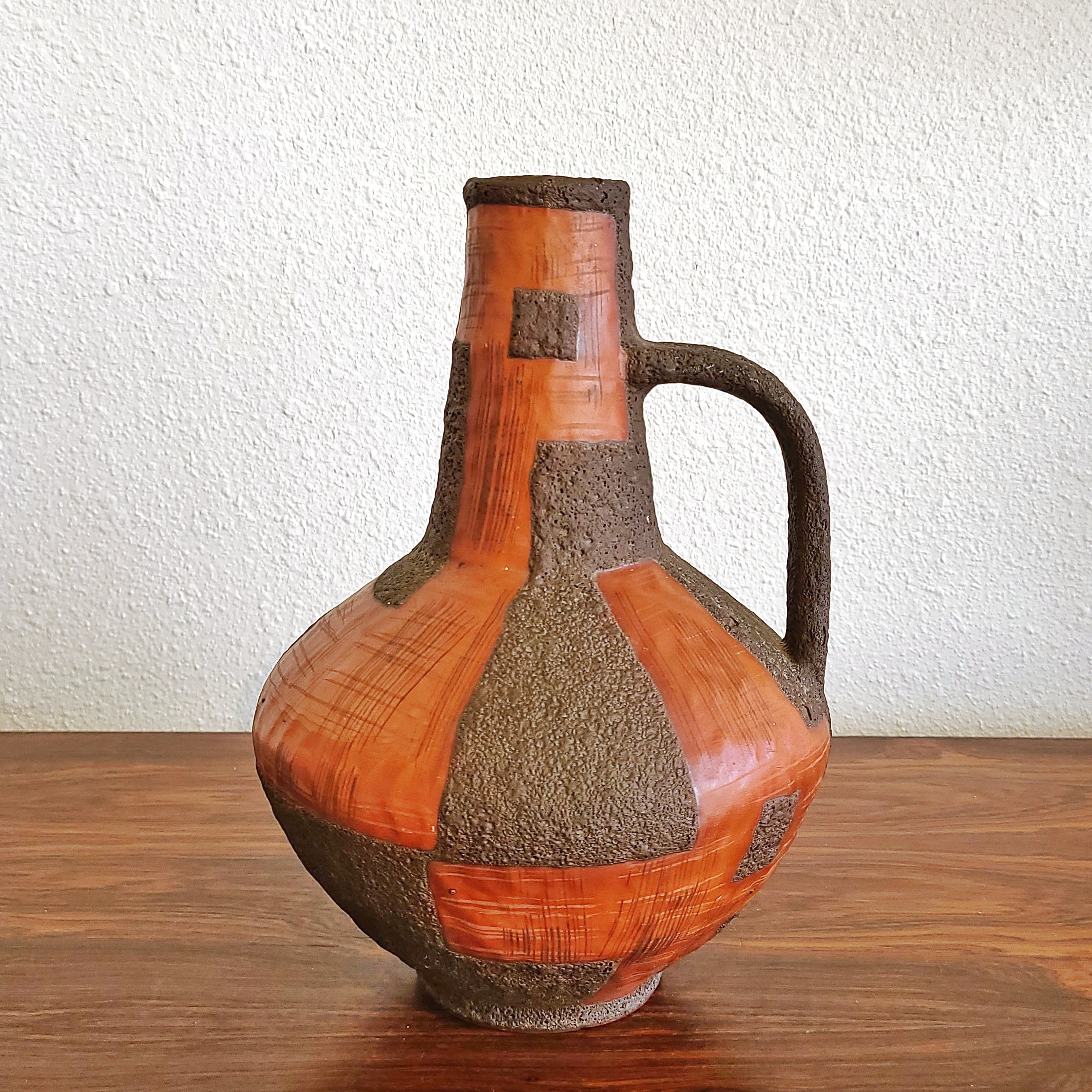 CARSTENS ‘ATELIER’ HANDLE VASE Nr. 201 (RARE DÉCOR)