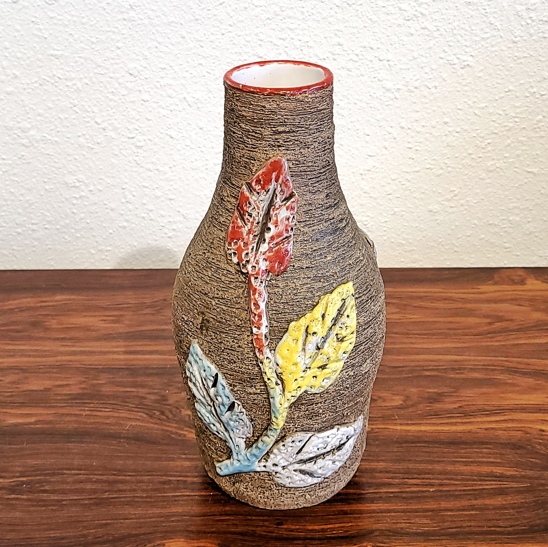 FRATELLI FANCIULLACCI ‘VINE & LEAF’ RELIEF DÉCOR VASE