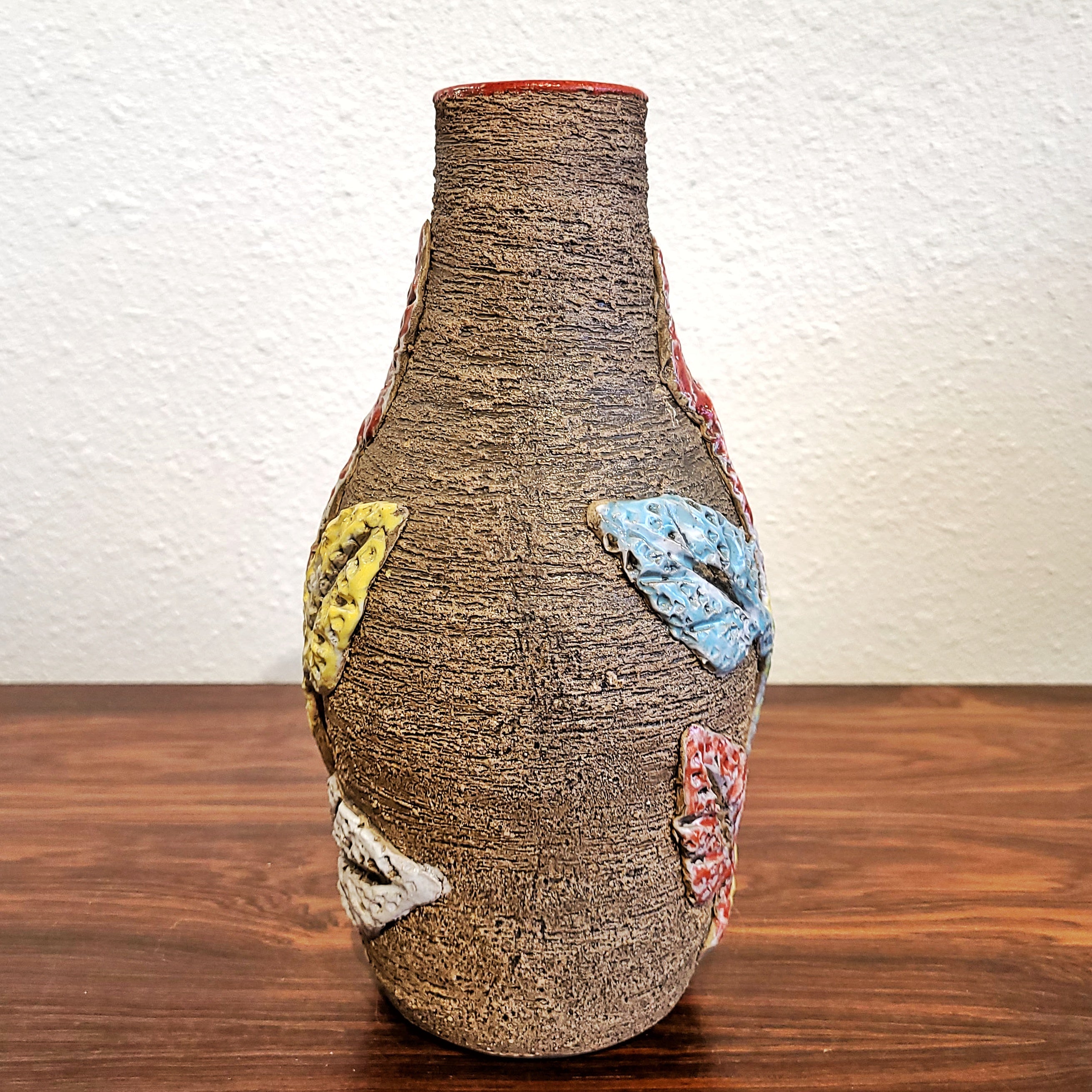 FRATELLI FANCIULLACCI ‘VINE & LEAF’ RELIEF DÉCOR VASE