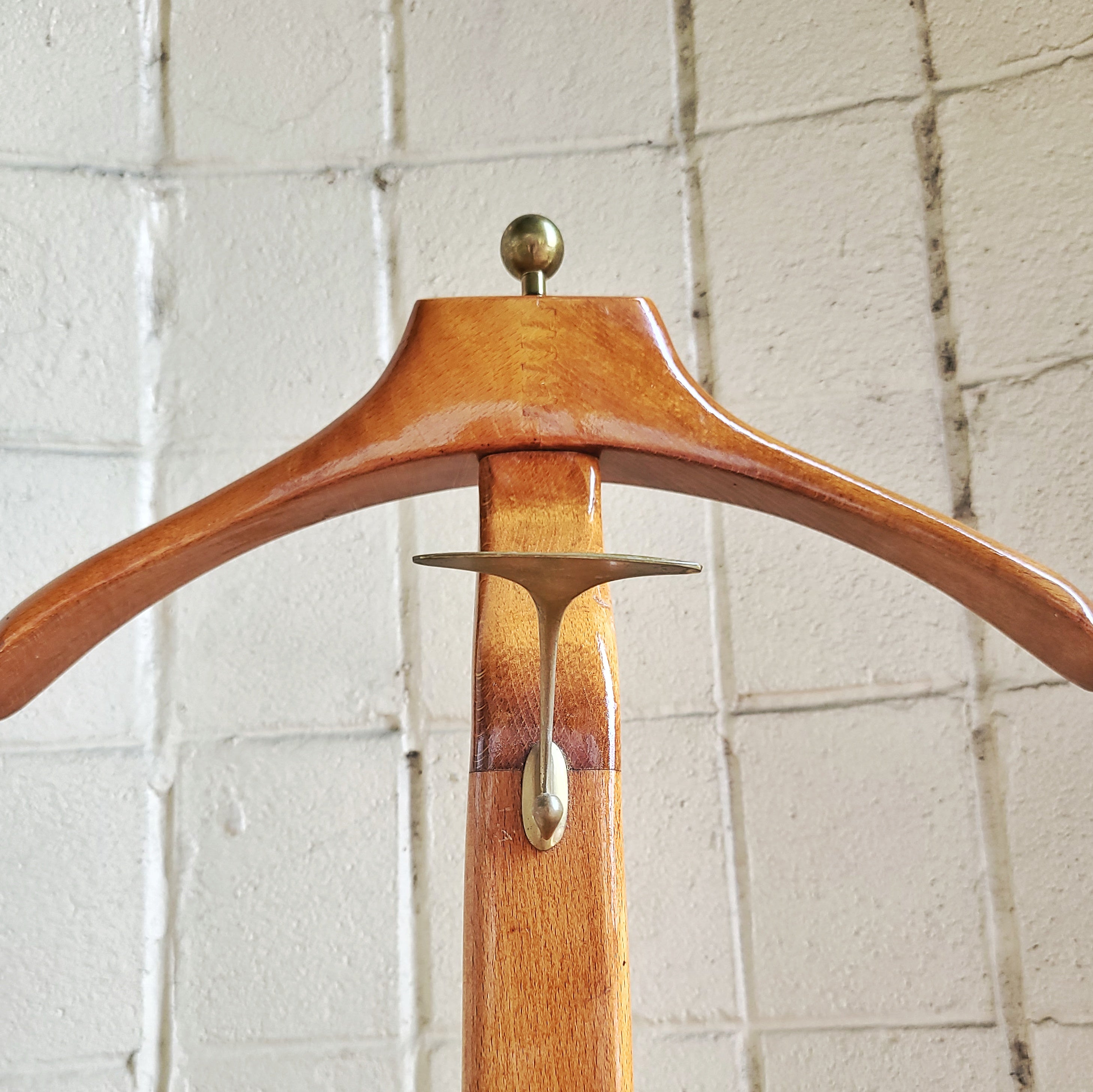 GENTLEMAN’S VALET BY ICO PARISI  FOR FRATELLI REGUITTI