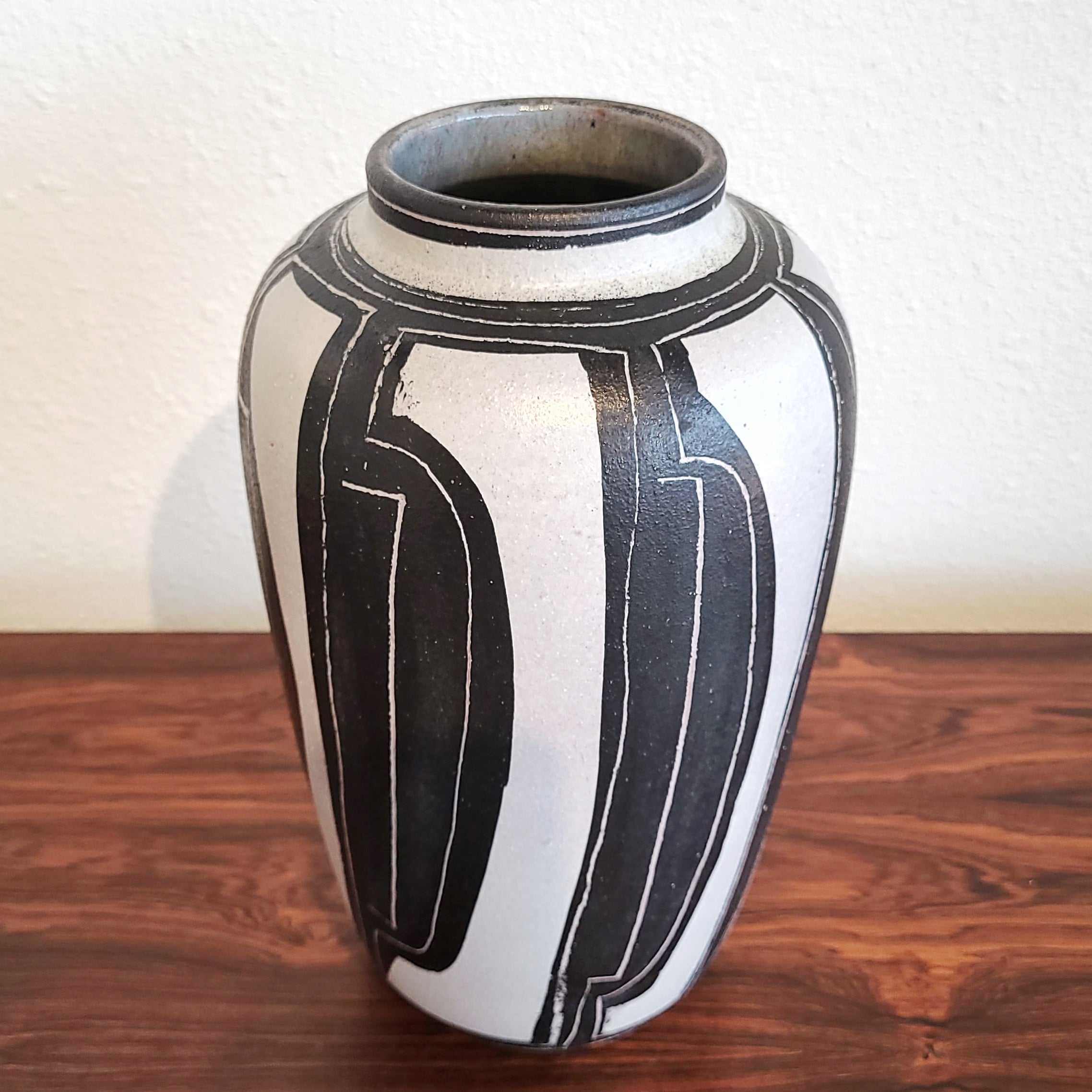 LARGE STUDIO POTTERY VASE BY SWISS-ITALIAN CERAMICIST MARIO MASCARIN
