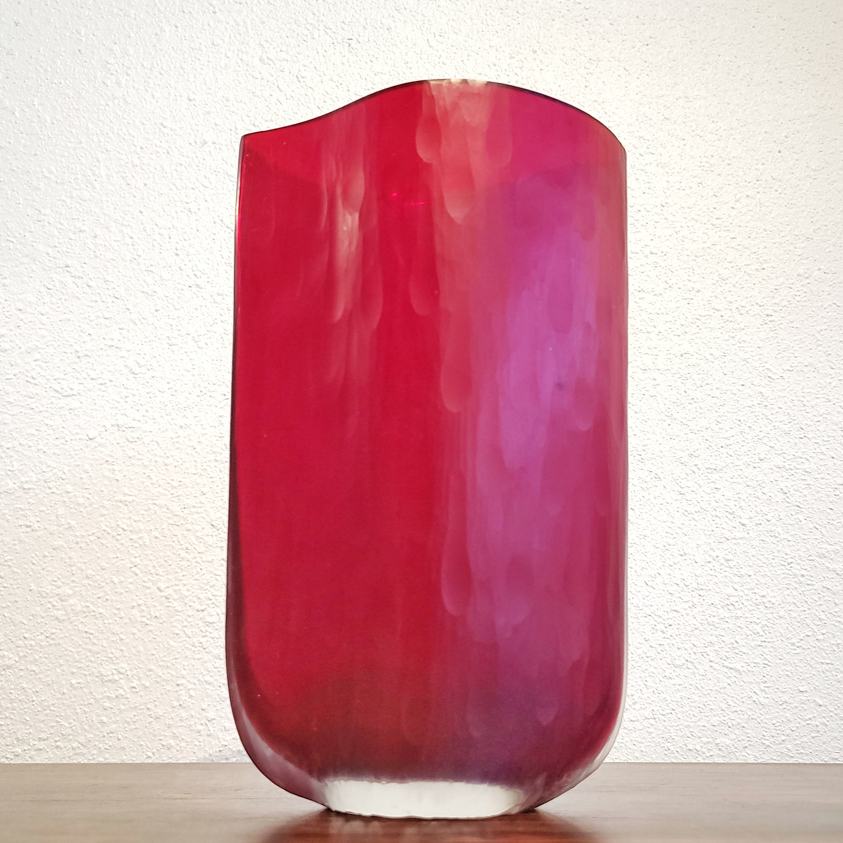 DEEP RED BATTUTO CYCLONE ART GLASS VASE