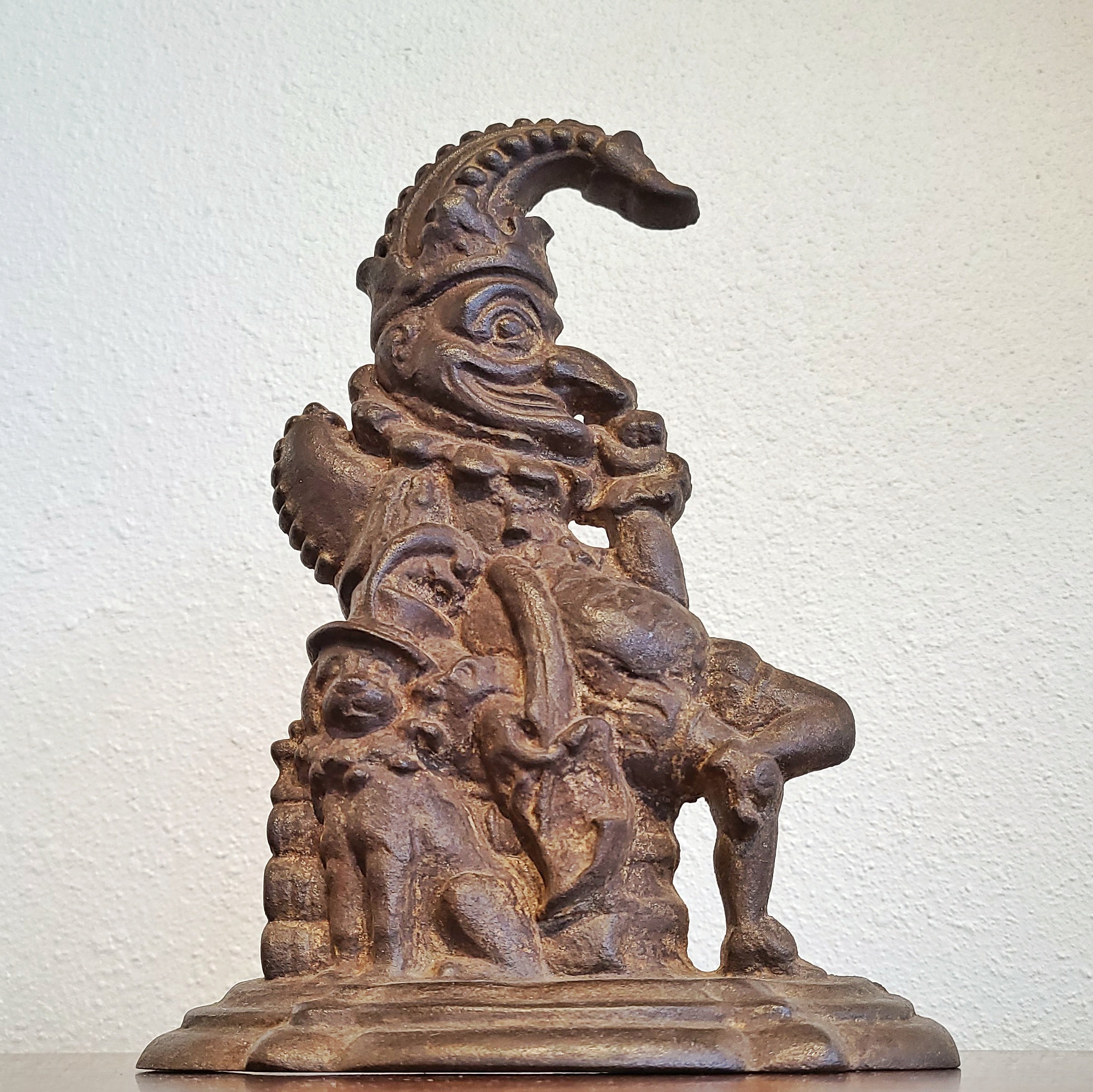 ANTIQUE VICTORIAN CAST IRON MR. PUNCH AND TOBY DOORSTOP