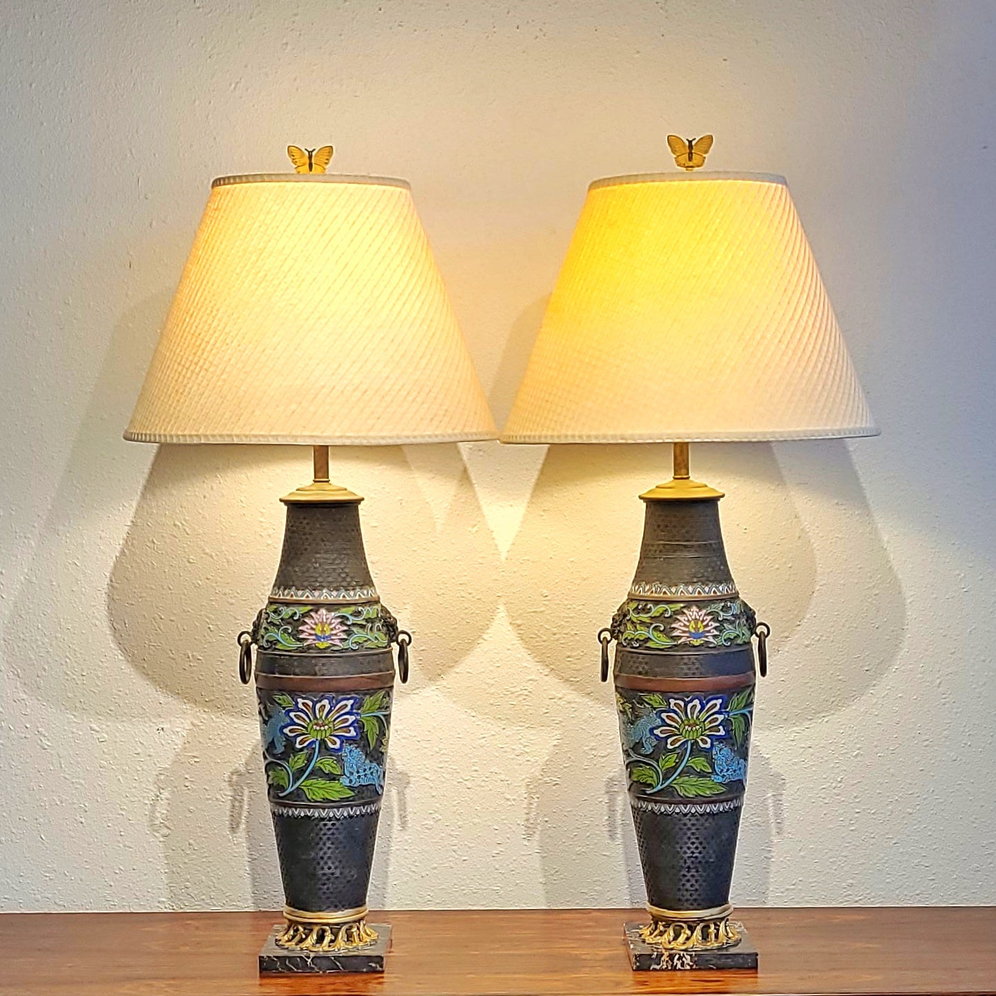 CHINOISERIE CLOISONNE TABLE LAMPS (PAIR)