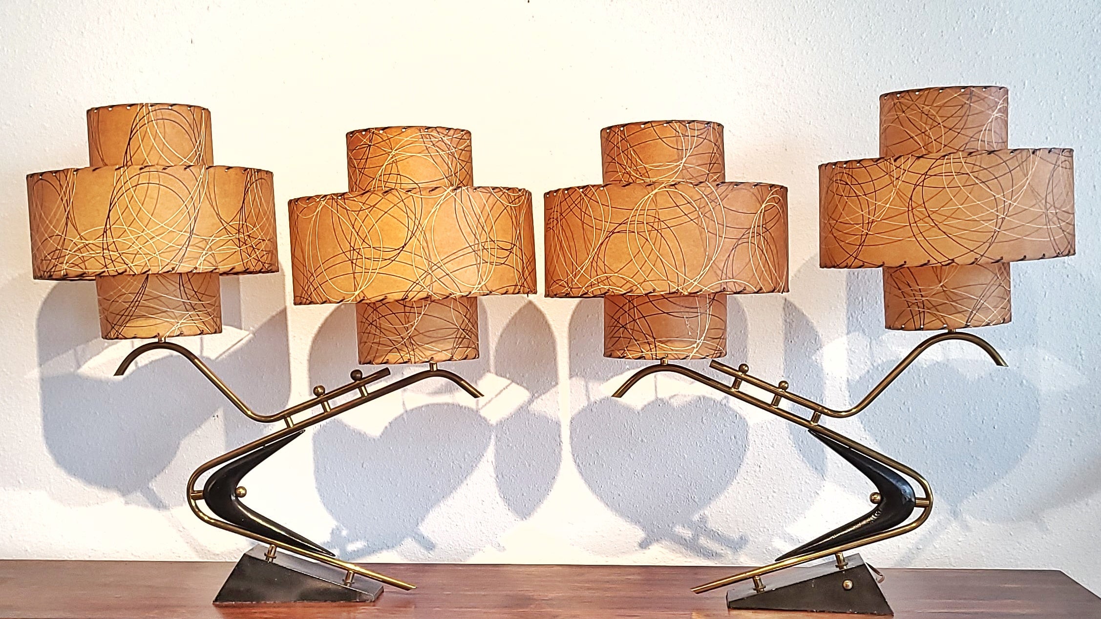 1950s ‘BOOMERANG’ TABLE LAMPS WITH TRIPLE-LEVEL FIBERGLASS SHADES (PAIR)