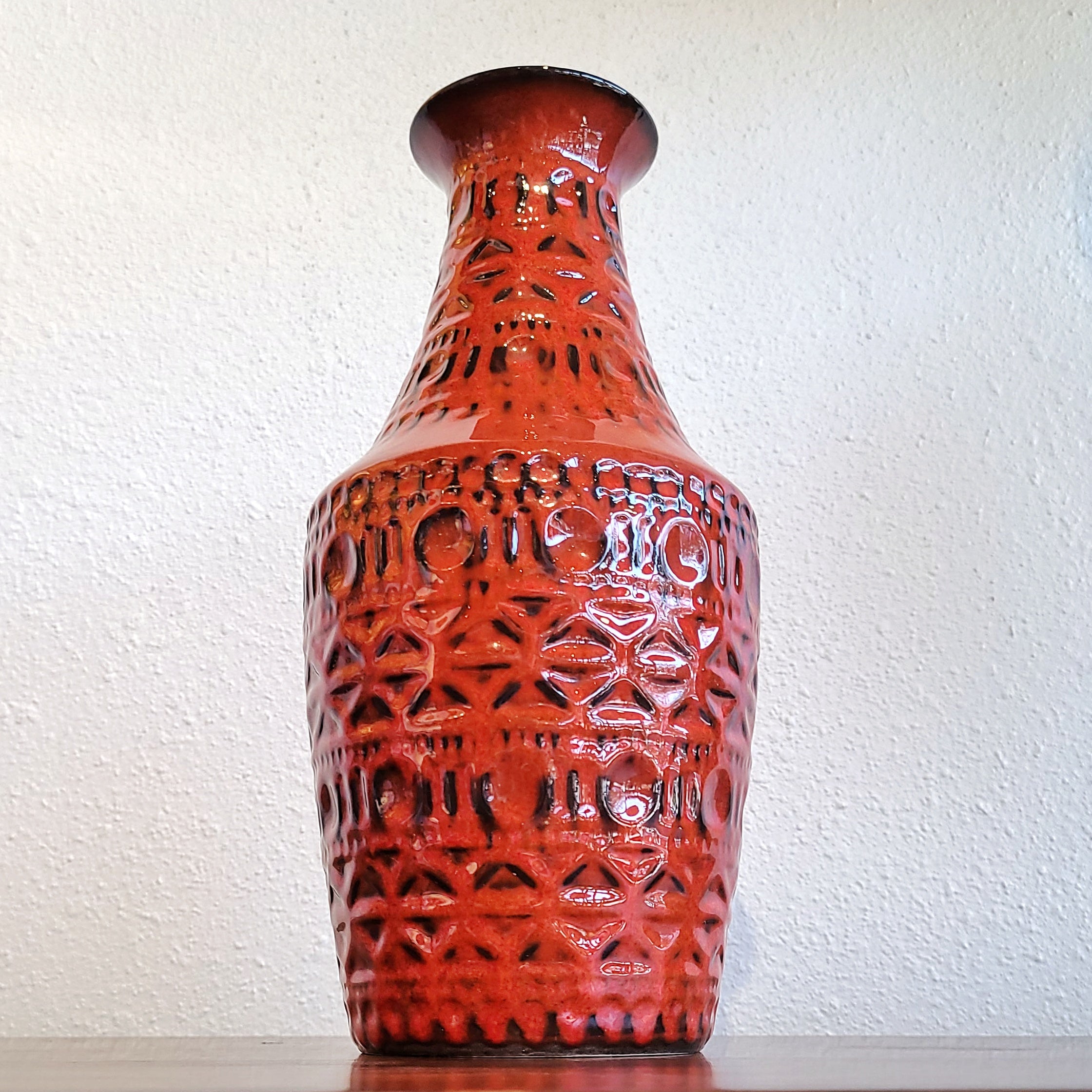 TALL BAY KERAMIK RELIEF DÉCOR VASE Nr. 606/30 (B)