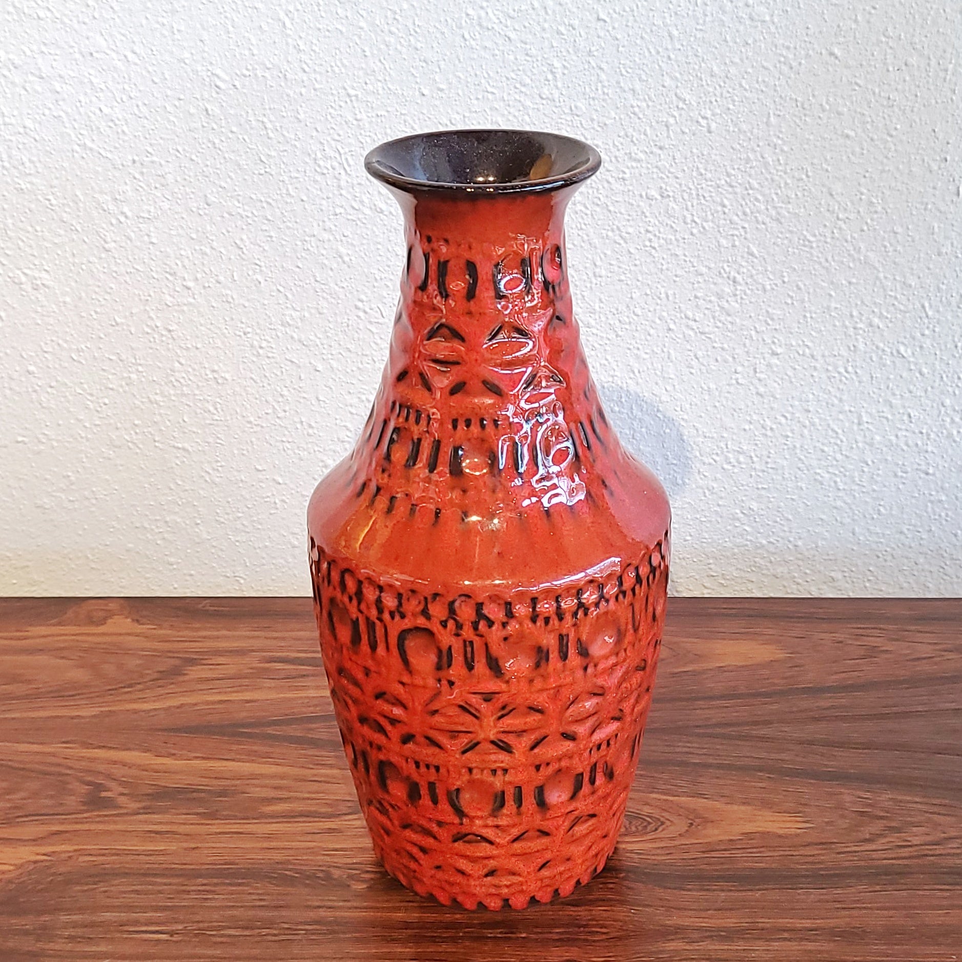 TALL BAY KERAMIK RELIEF DÉCOR VASE Nr. 606/30 (B)