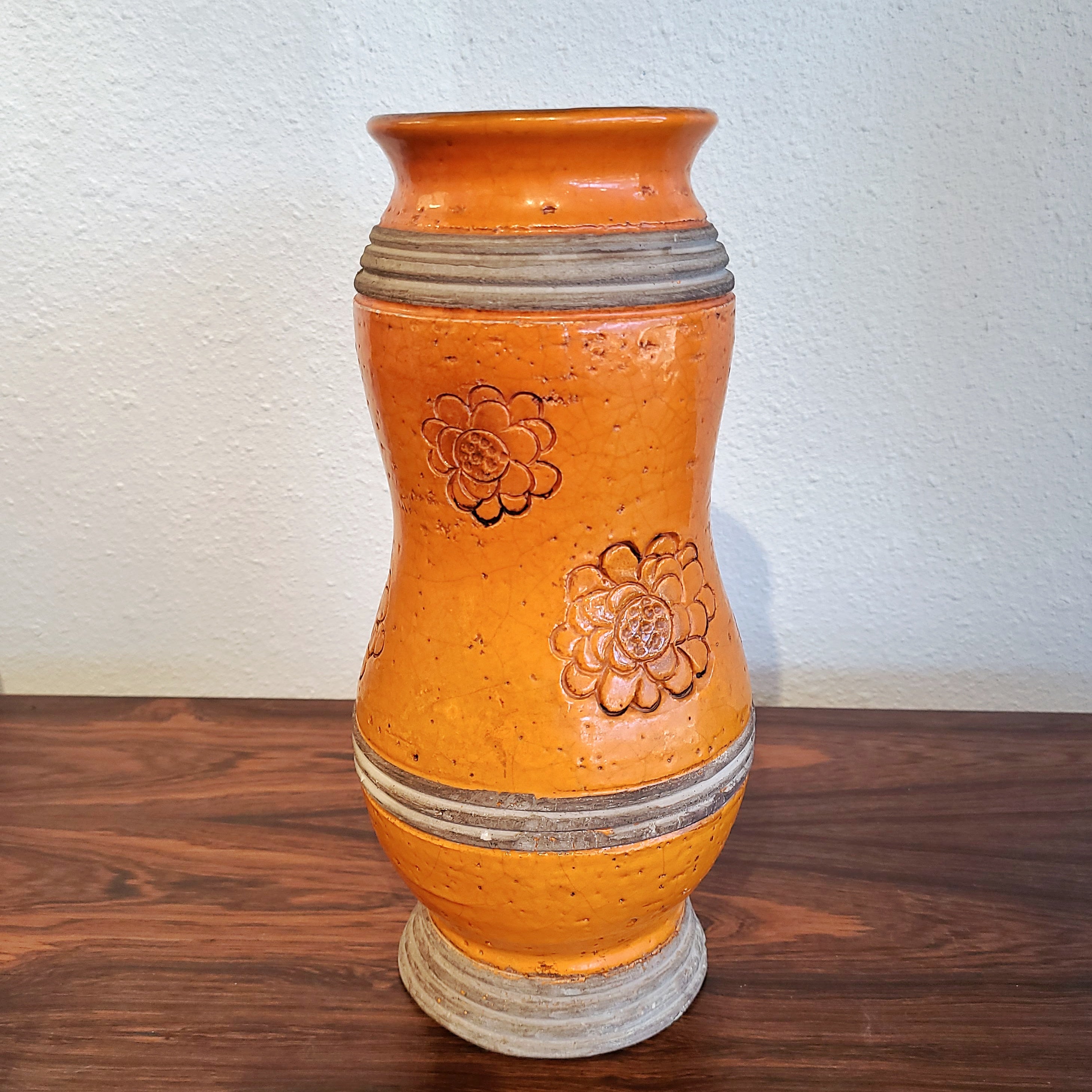 SHAPELY ORANGE BITOSSI VASE DESIGNED BY ALDO LONDI FOR RAYMOR
