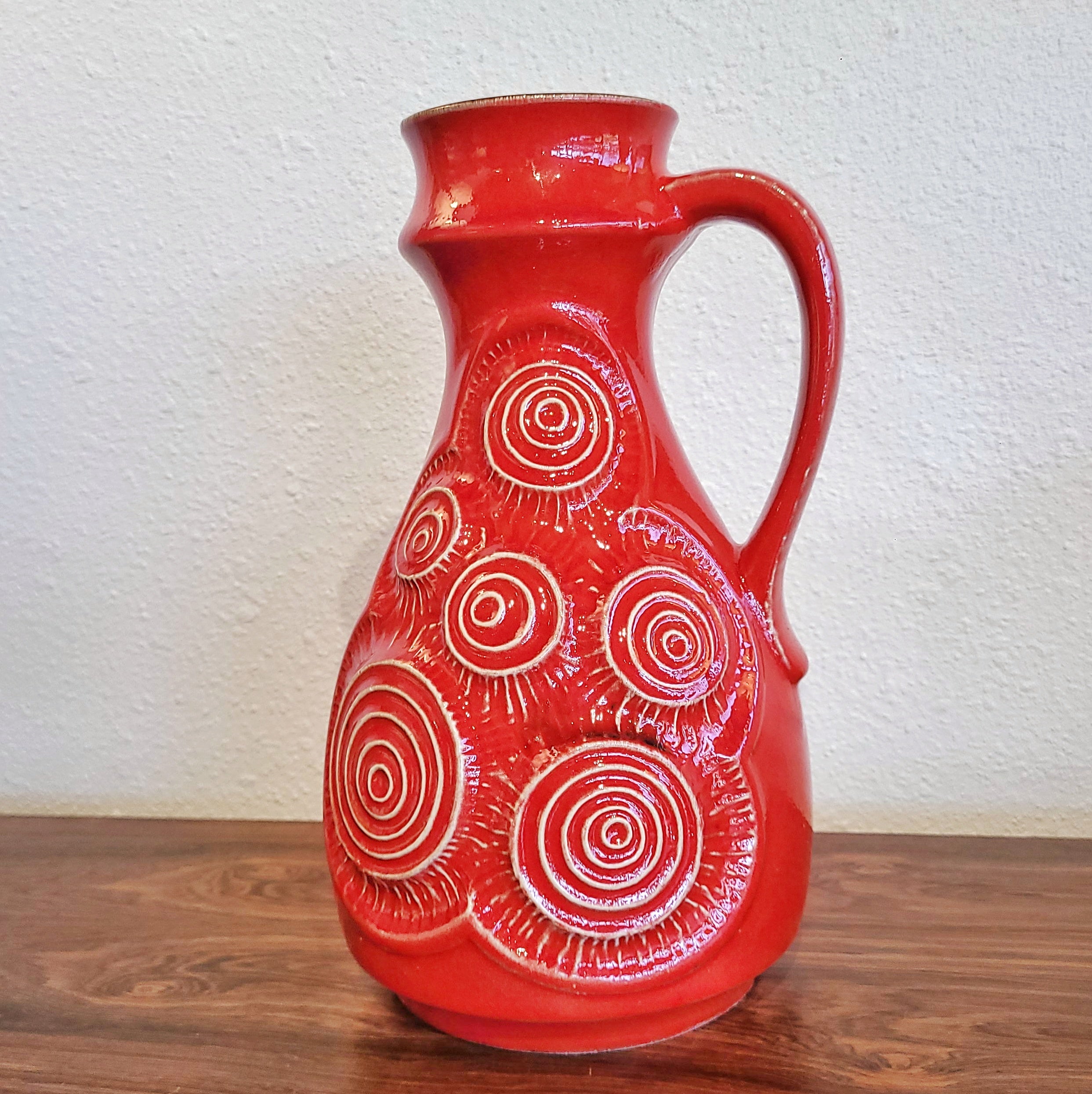BAY KERAMIK RELIEF DÉCOR ‘TÖPFERMEISTER’ SERIES VASE Nr. 85/30