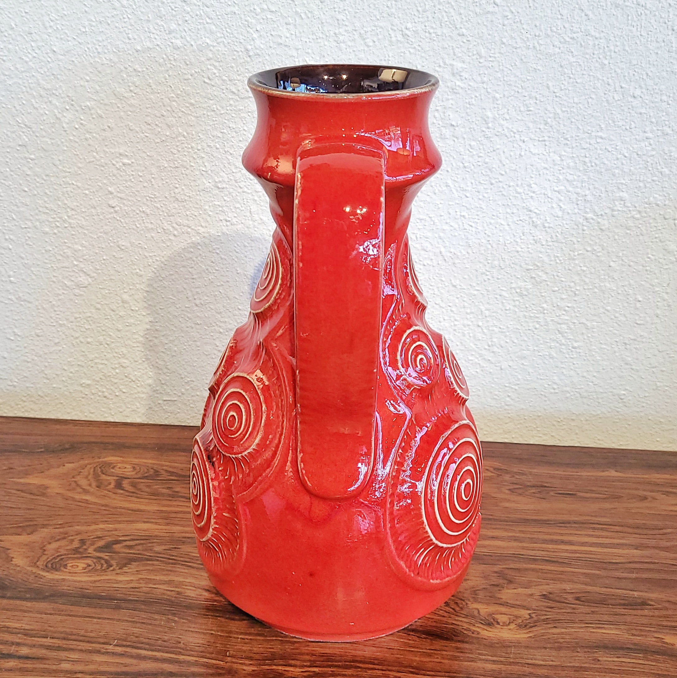 BAY KERAMIK RELIEF DÉCOR ‘TÖPFERMEISTER’ SERIES VASE Nr. 85/30