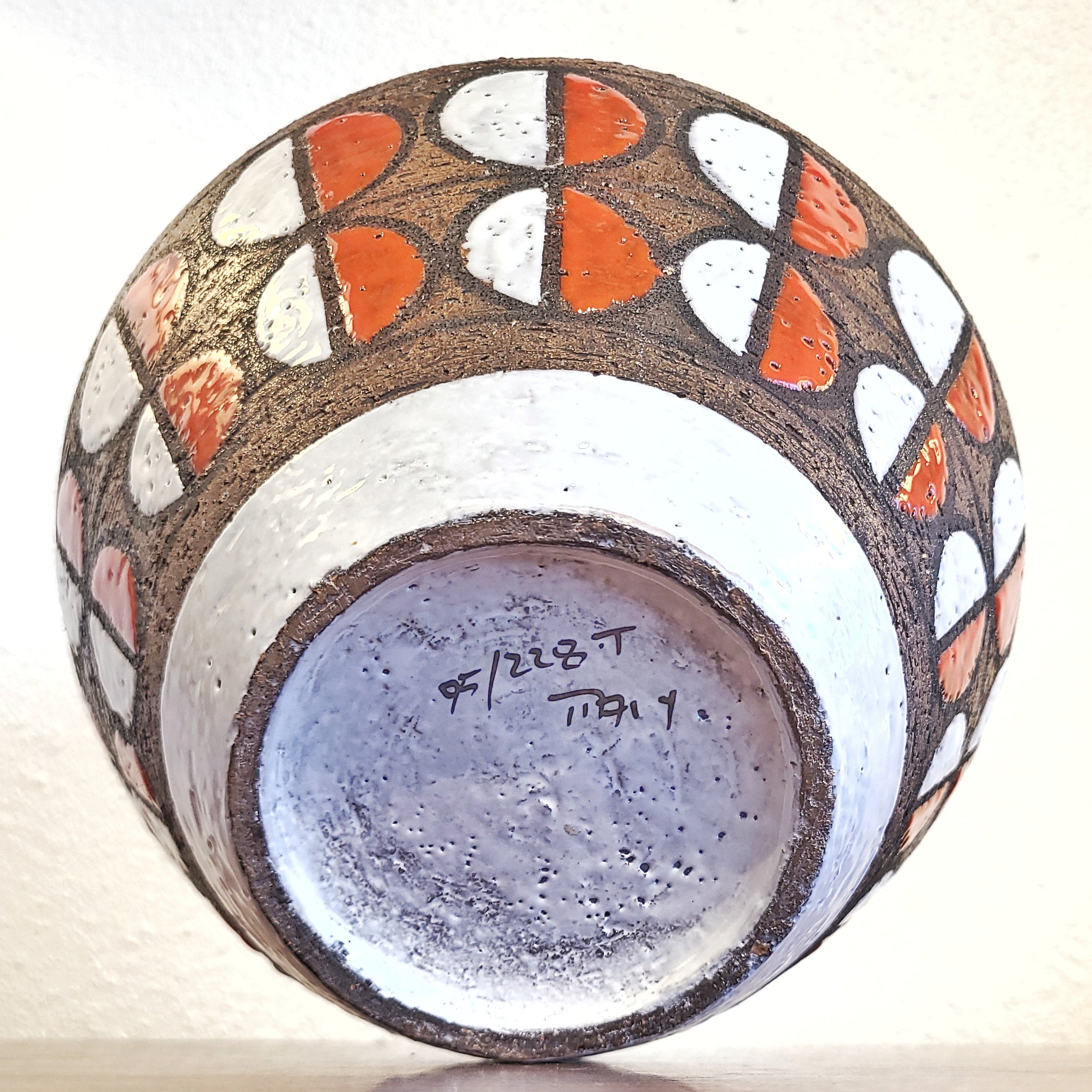 LARGE BITOSSI CERAMIC BOWL WITH SEMICIRCLES
