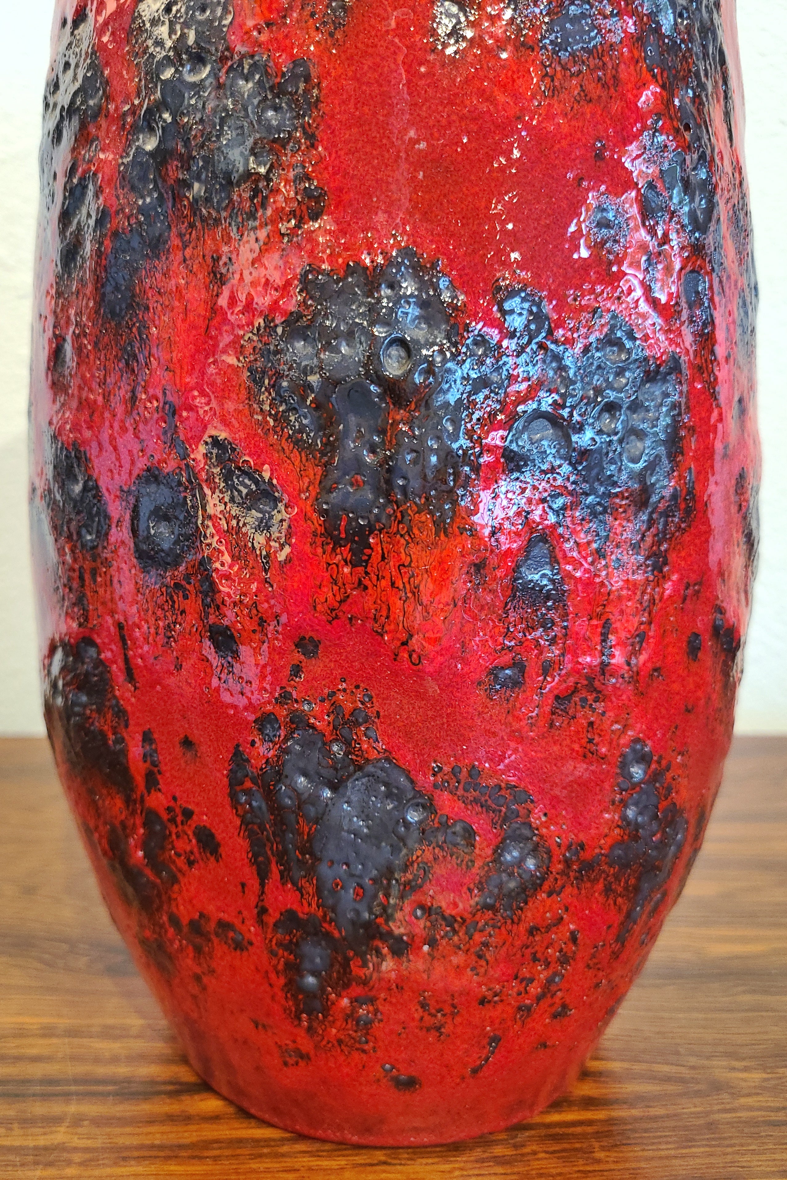 LARGE SCHEURICH KERAMIK RED & BLACK FAT LAVA VASE Nr. 529/38